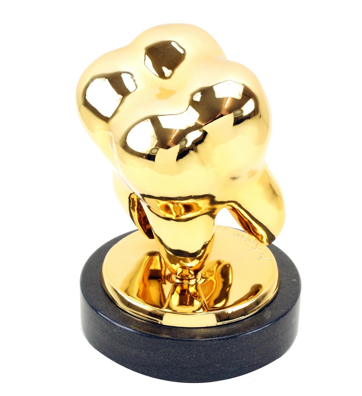 Escultura Diente de Oro en Bronce Dorado, Arte Contemporáneo, Siglo XXI. en Bueno estado para la venta en Saint-Ouen, FR