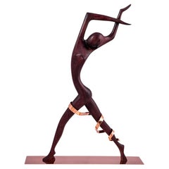 Grande sculpture de danseuse de Gymnast Hagenauer en bois sculpté et cuivre datant d'environ 1935 Autriche