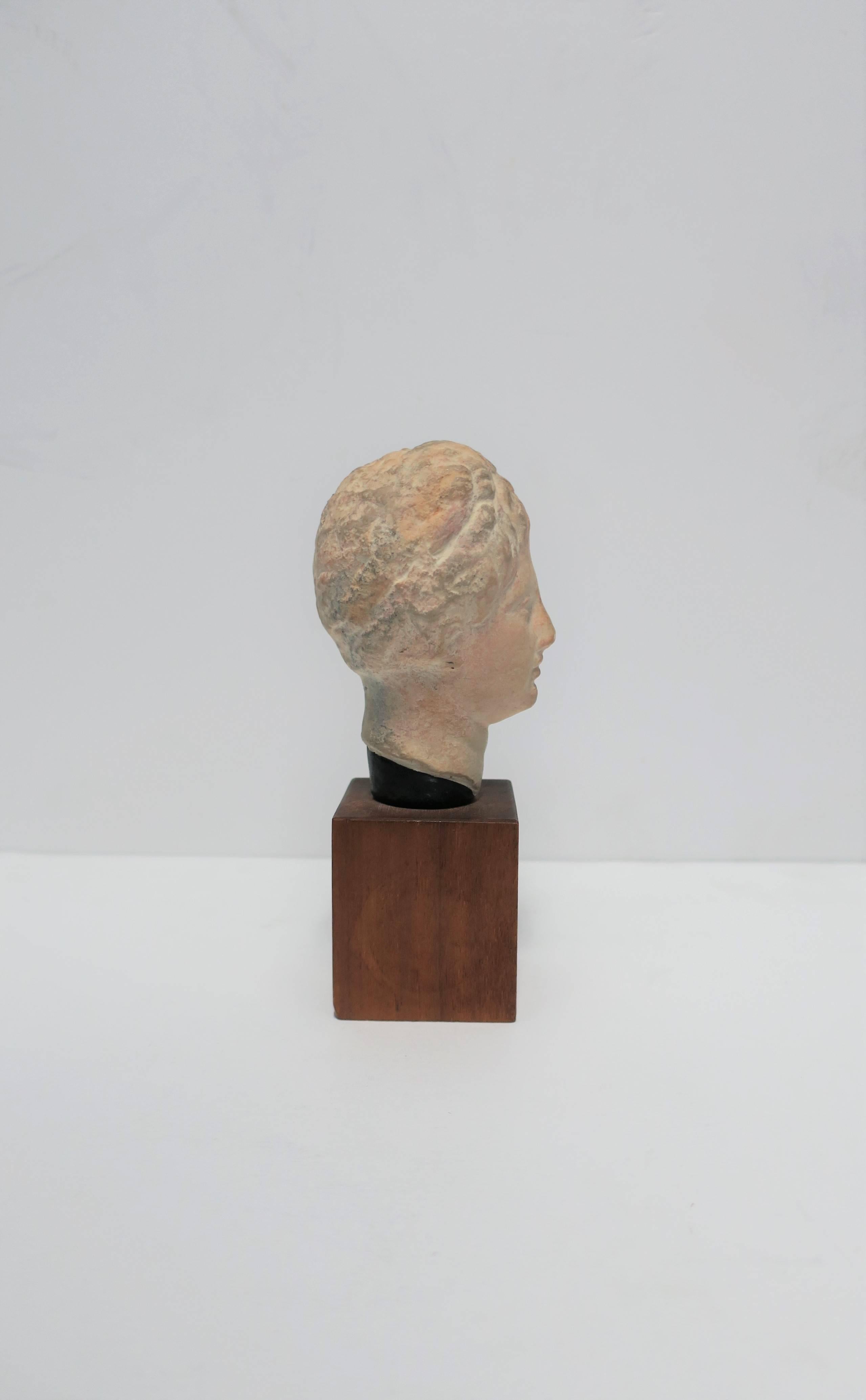 English Sculpture Head or Bust 1