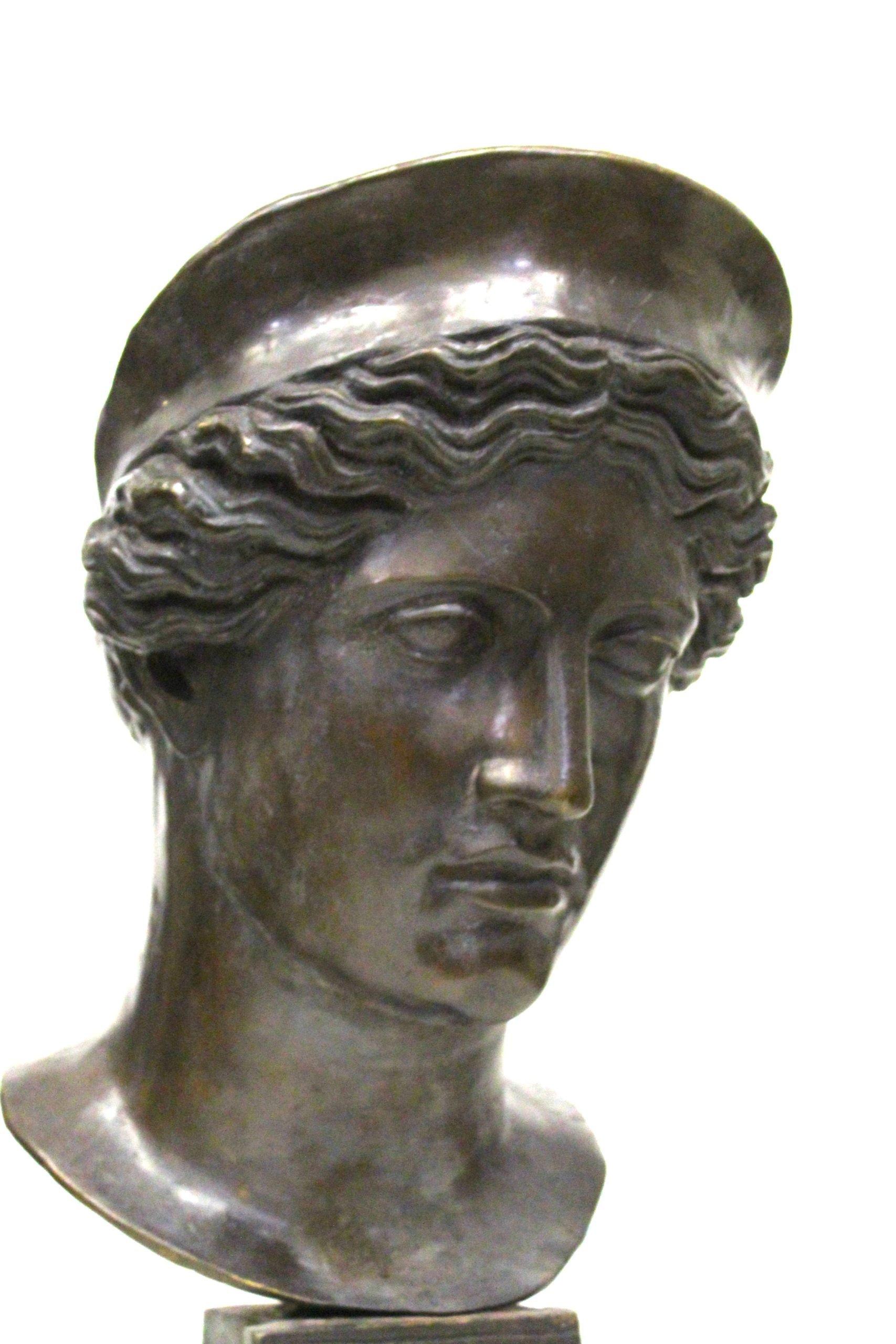 Italian Sculpture, Hera, Greek divinity For Sale
