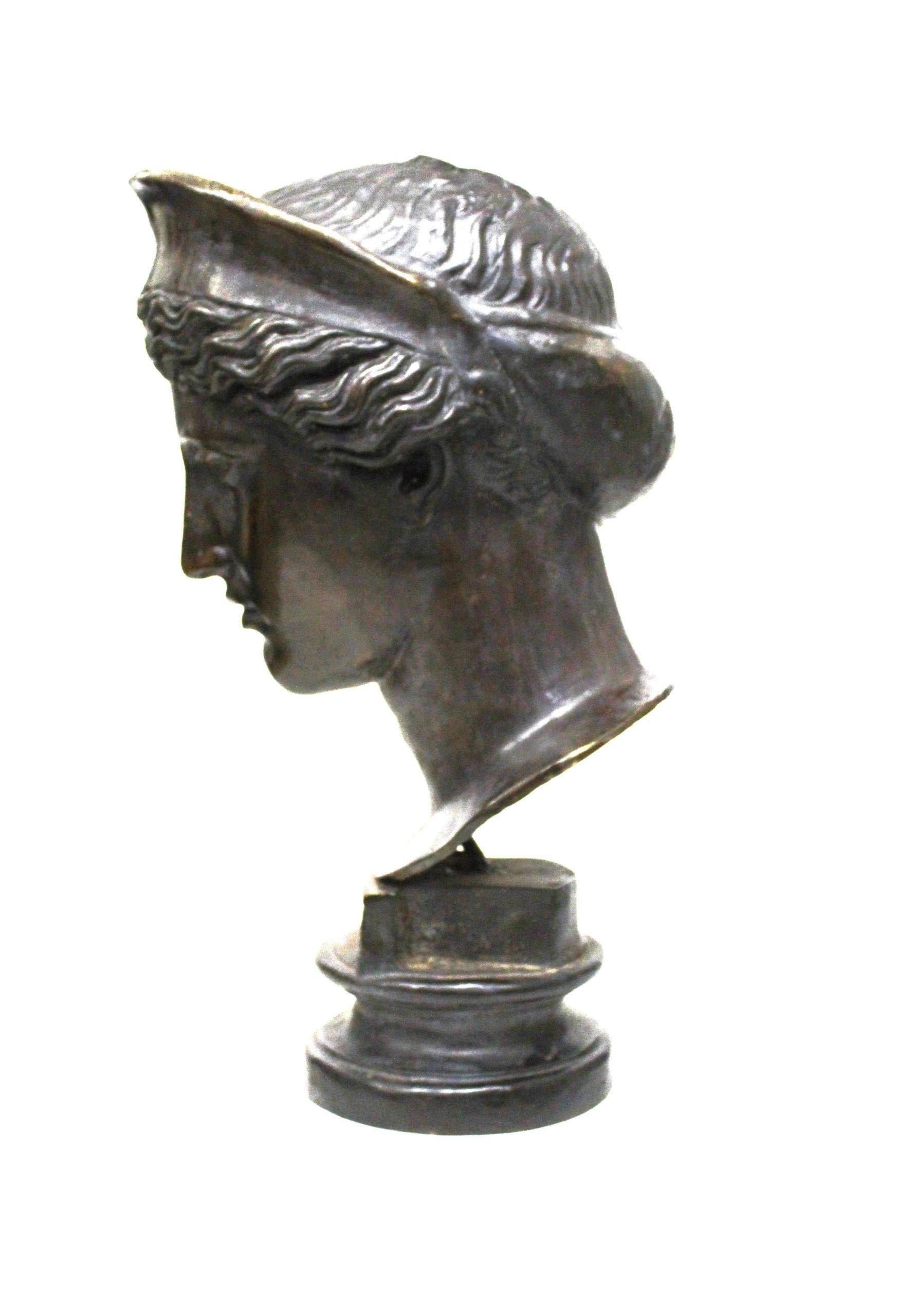 Bronze Sculpture, Héra, divinité grecque en vente