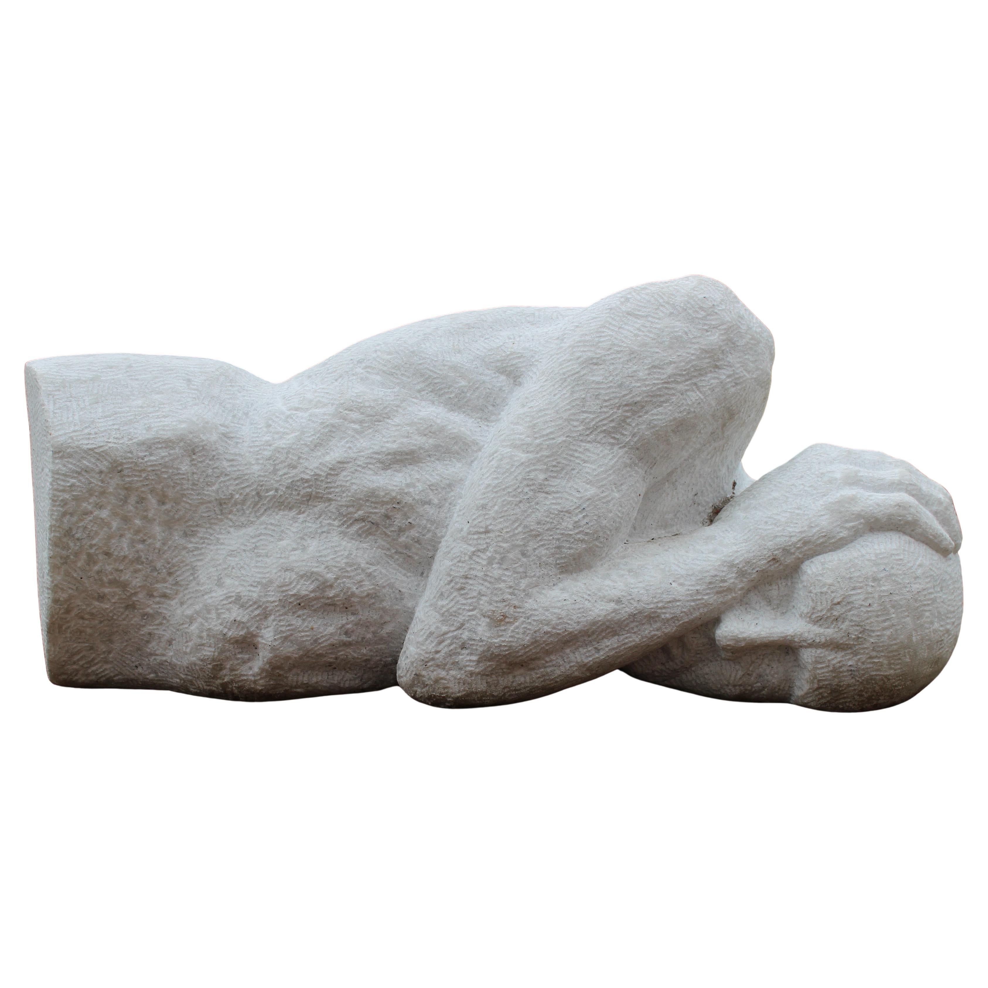 Sculpture "homme caché" de Roland Lavianne