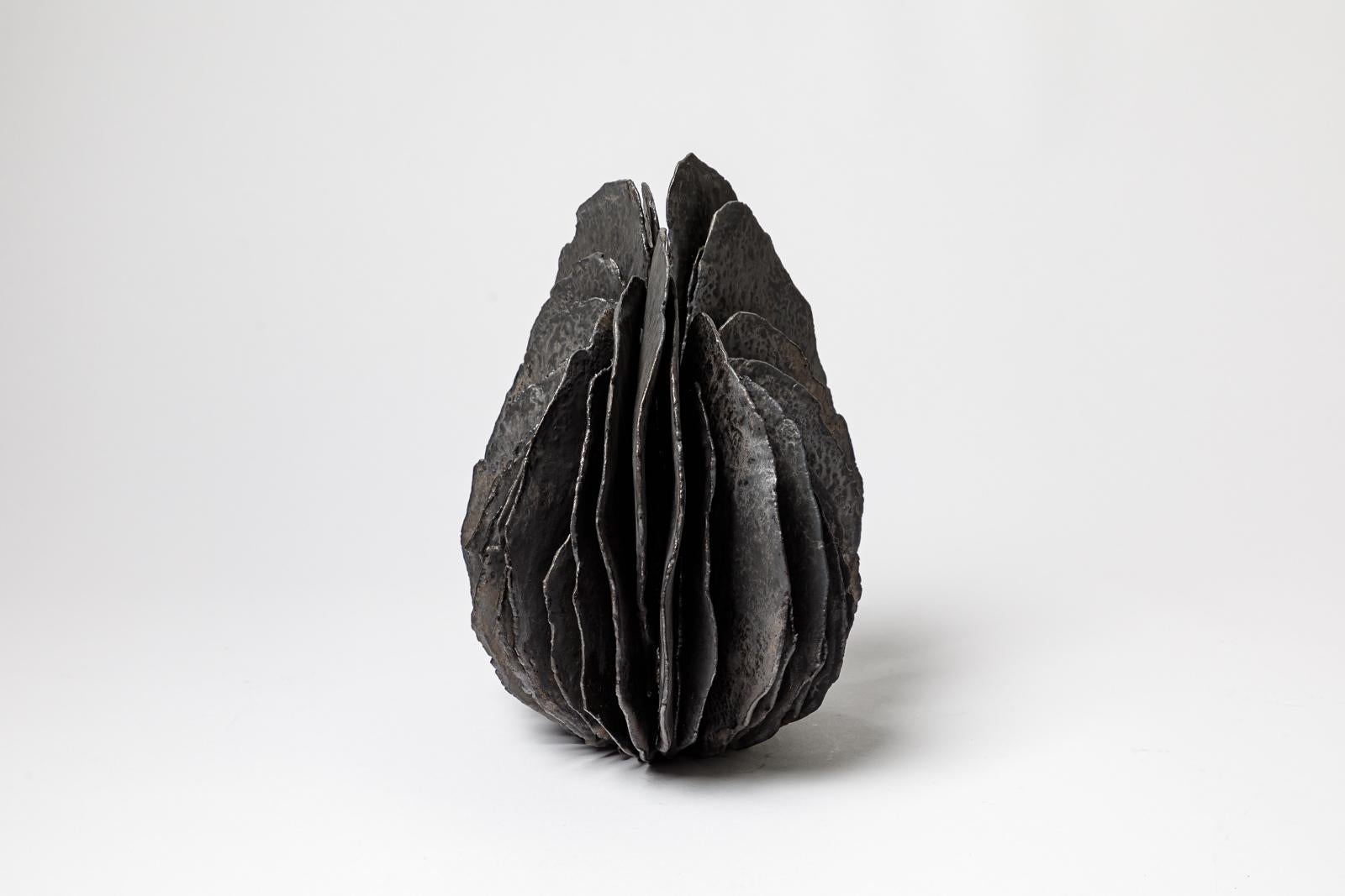 Français Sculpture en céramique émaillée noire, Jean-Pierre Bonardot, 2025 en vente