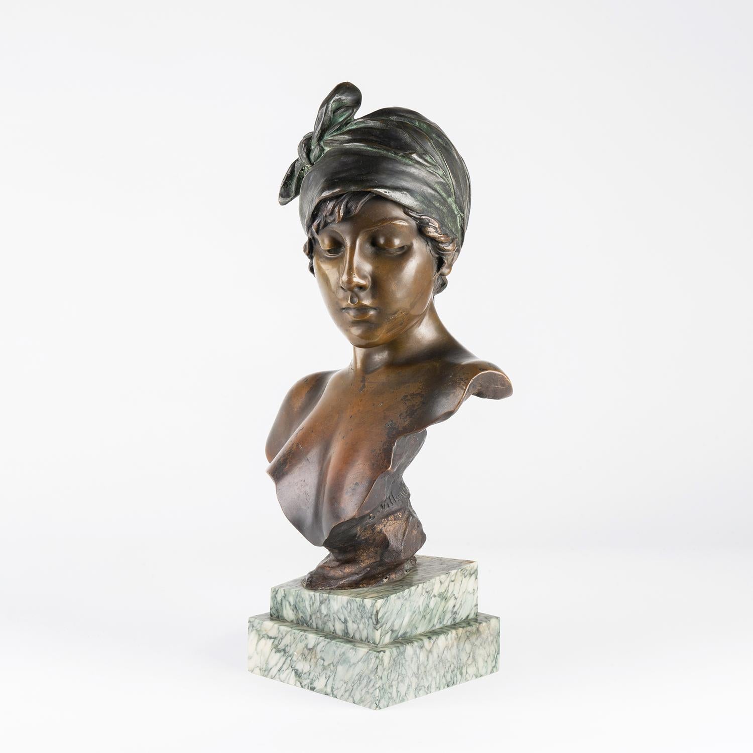 Sculpture by Emmanuel Villanis in bronze and marble base, Art Nouveau period, circa 1900.
H: 40cm, W: 21cm, D: 15cm