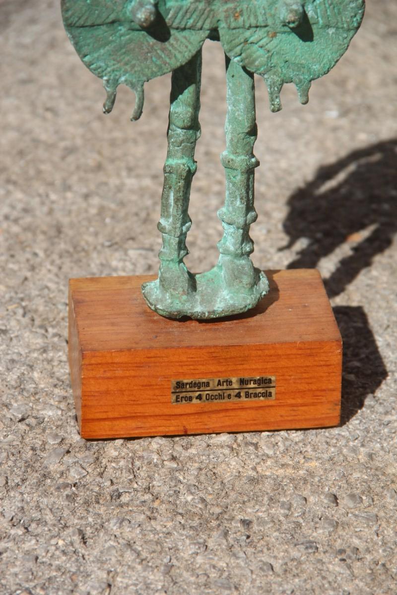 Sculpture in Bronze Art Nuragica Sardinia 1960 Wood Base In Good Condition For Sale In Palermo, Sicily