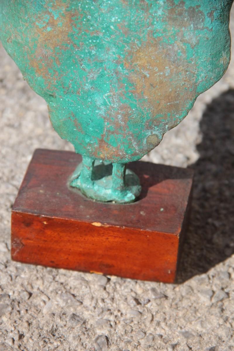 Skulptur in Bronze Kunst Nuragica Sardinien 1960er Jahre Holzsockel Priestess im Angebot 2