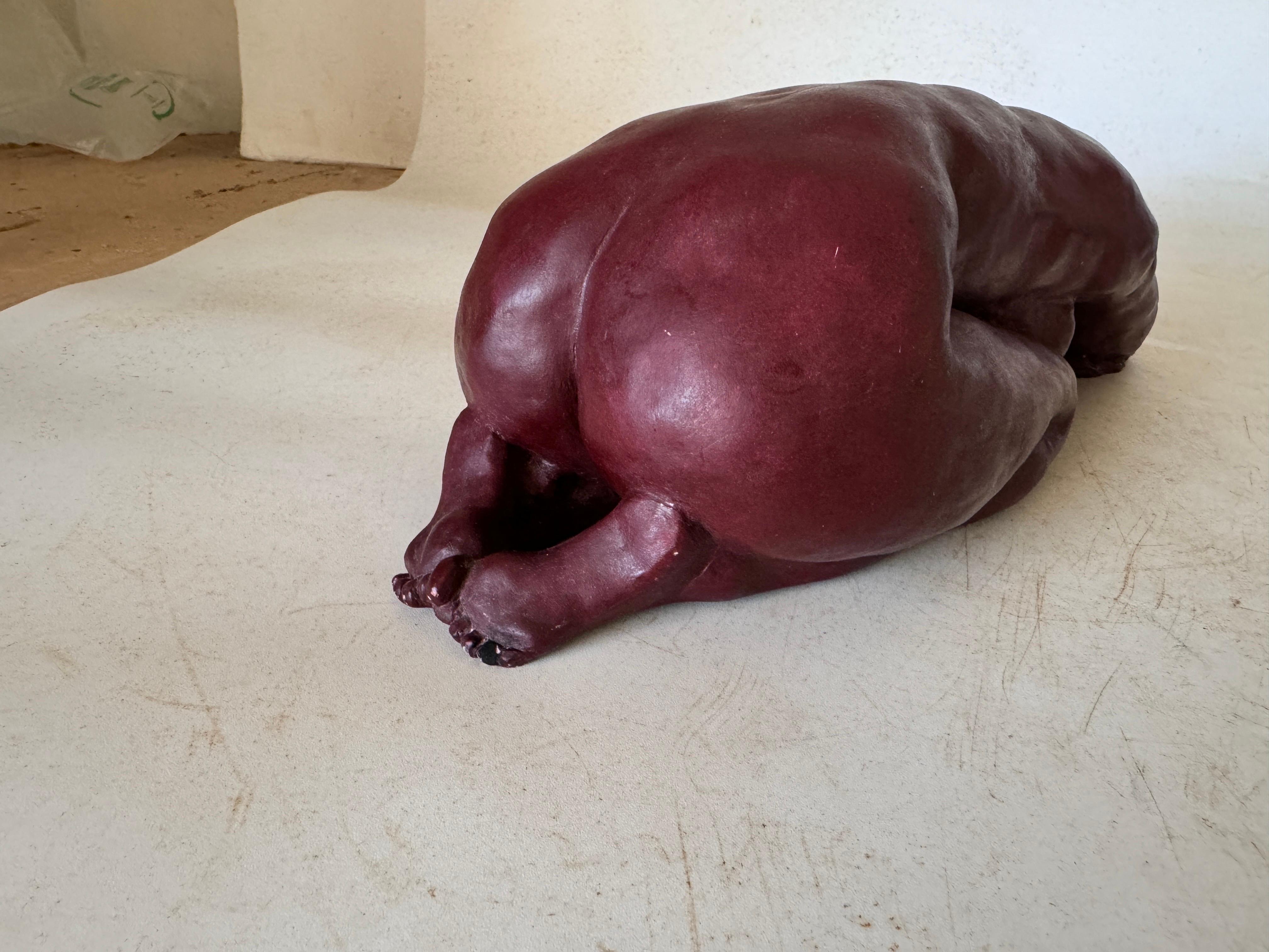 Sculpture in Clay, by French Artist Nude Women Lying France 1960, Bordeaux Color For Sale 6