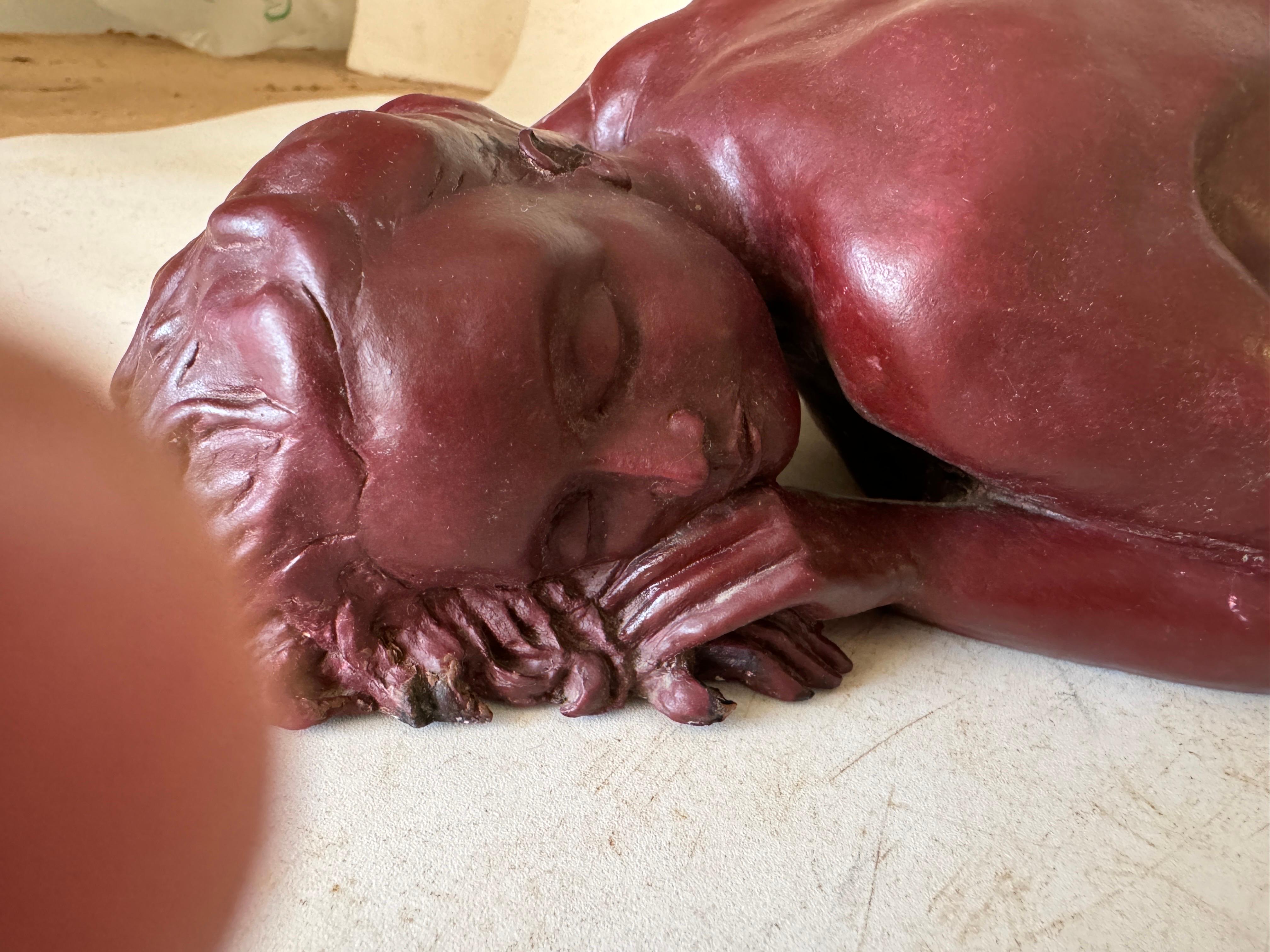 Sculpture in Clay, by French Artist Nude Women Lying France 1960, Bordeaux Color For Sale 7