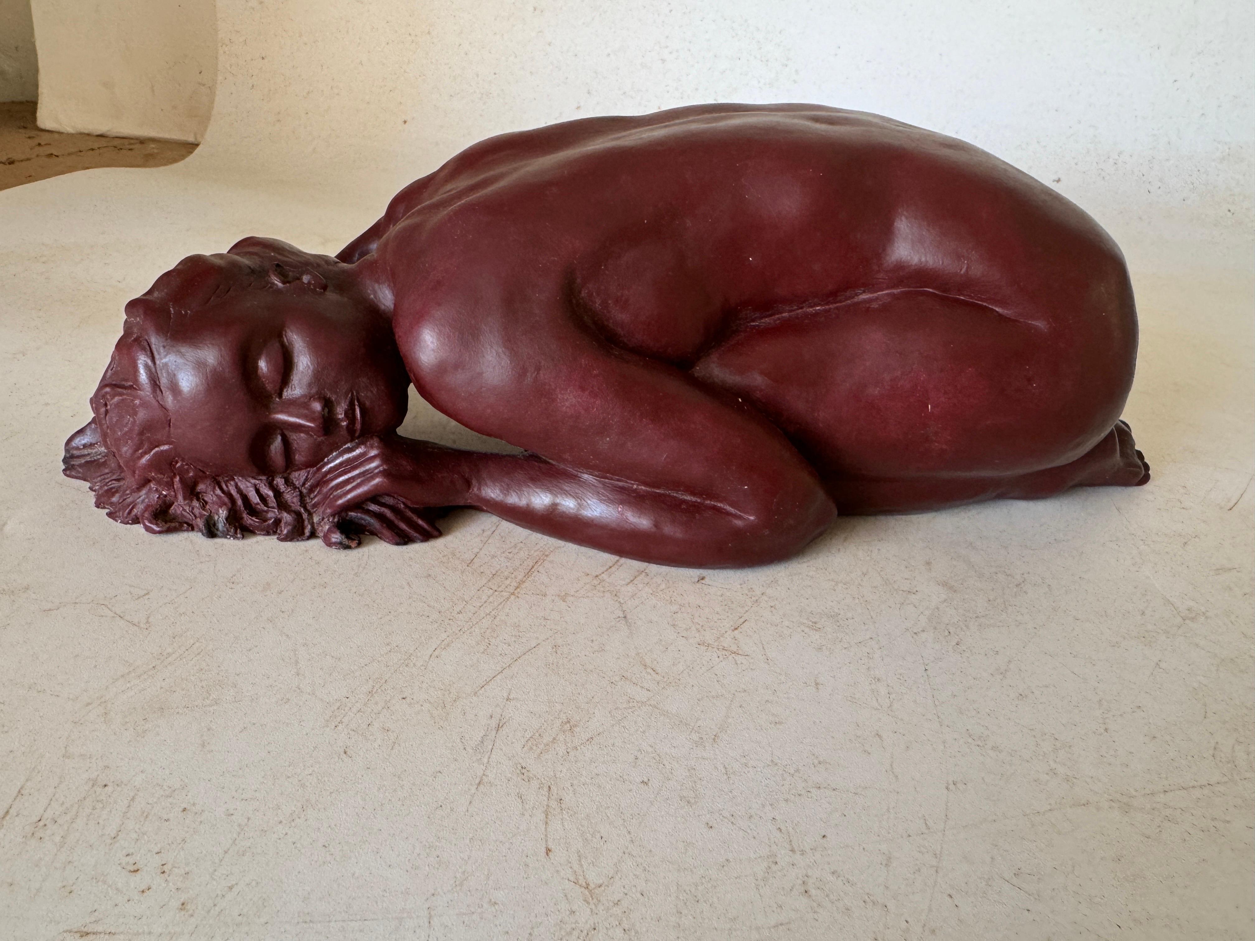 Sculpture in Clay, by French Artist Nude Women Lying France 1960, Bordeaux Color For Sale 8