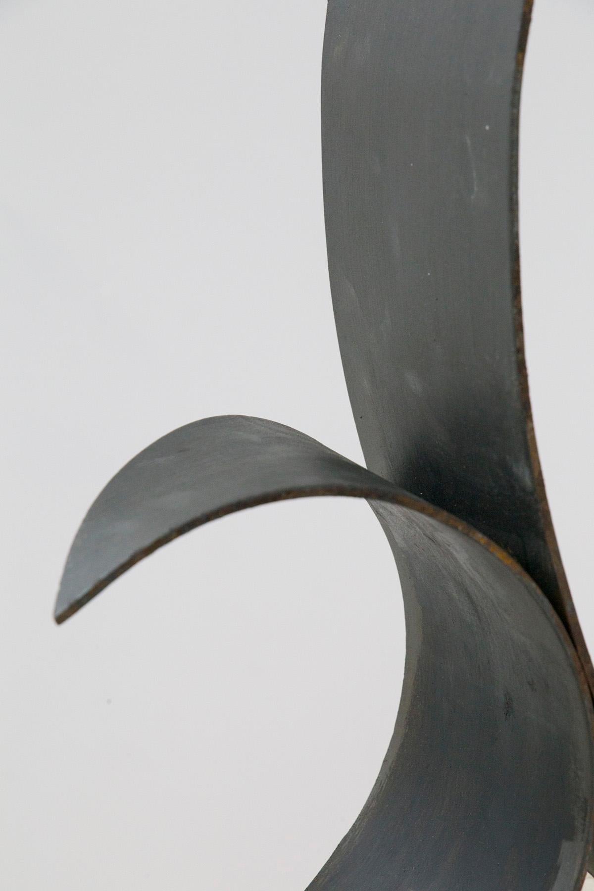 Modern Sculpture in iron by Antonio Del Donno Untitled, Signed For Sale