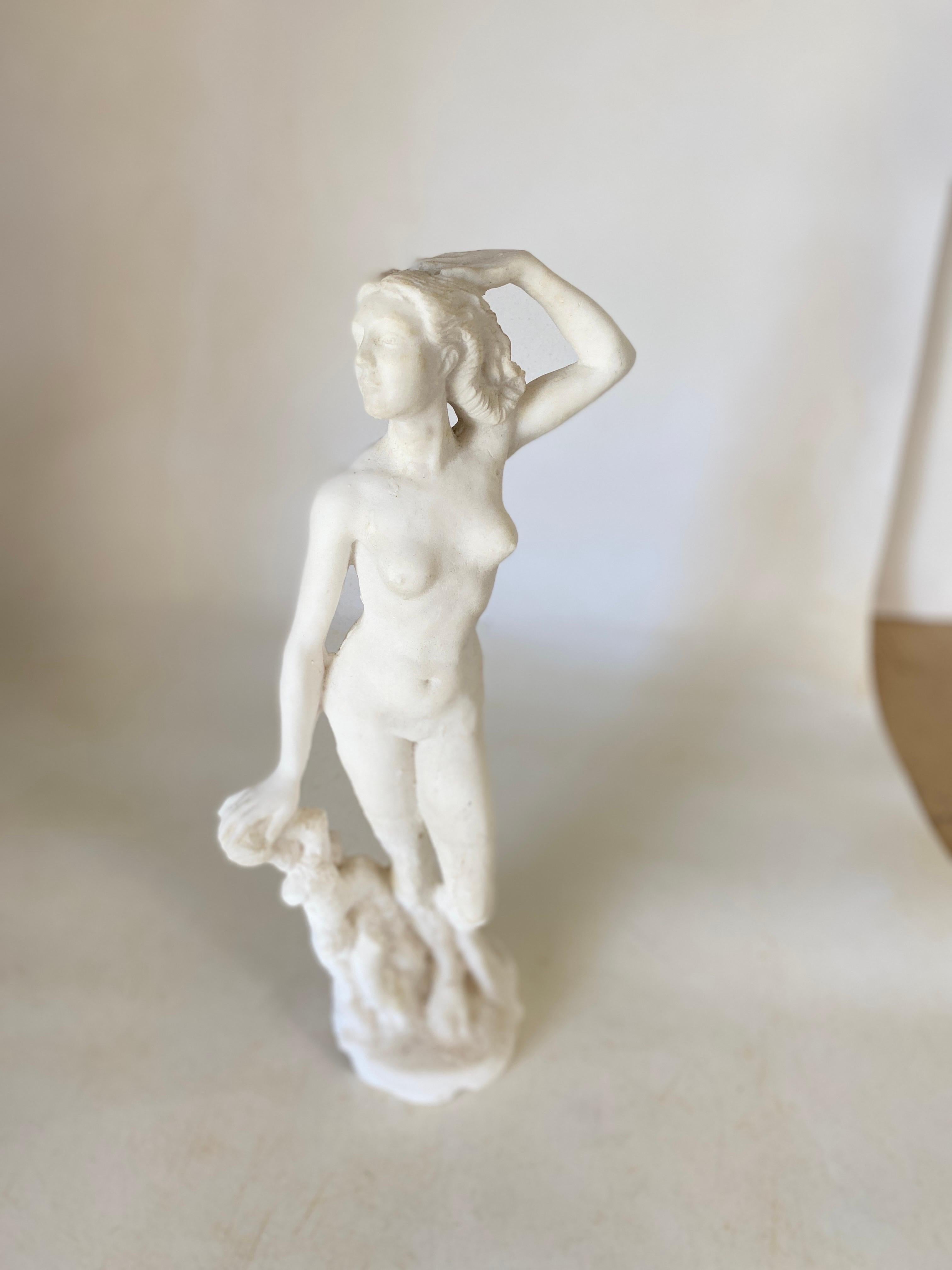 Skulptur aus Marmor pulverbeschichtetem französischem Fraukörper, in weißer Farbe, 20. Jahrhundert im Angebot 10