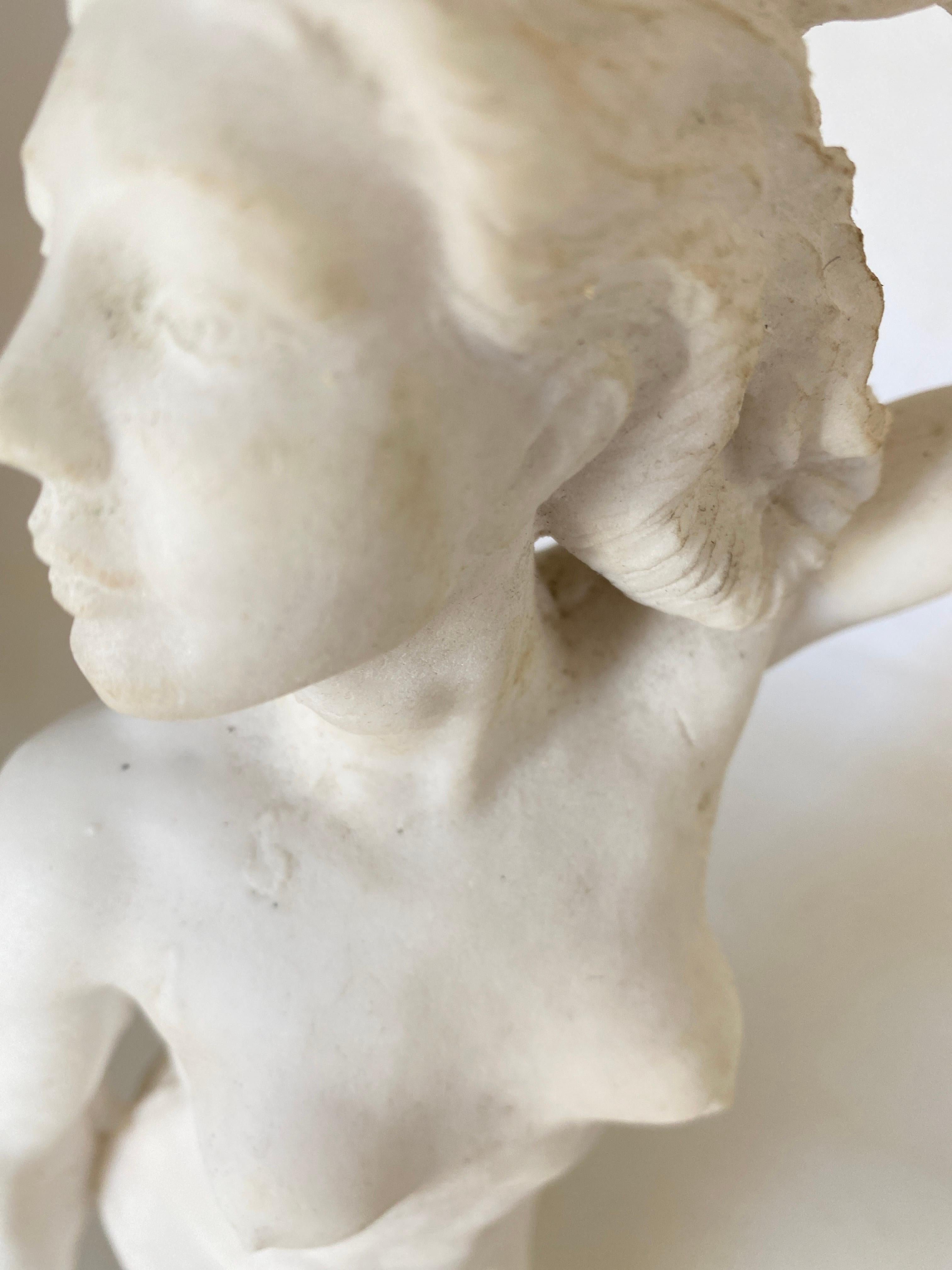 Skulptur aus Marmor pulverbeschichtetem französischem Fraukörper, in weißer Farbe, 20. Jahrhundert (Gips) im Angebot