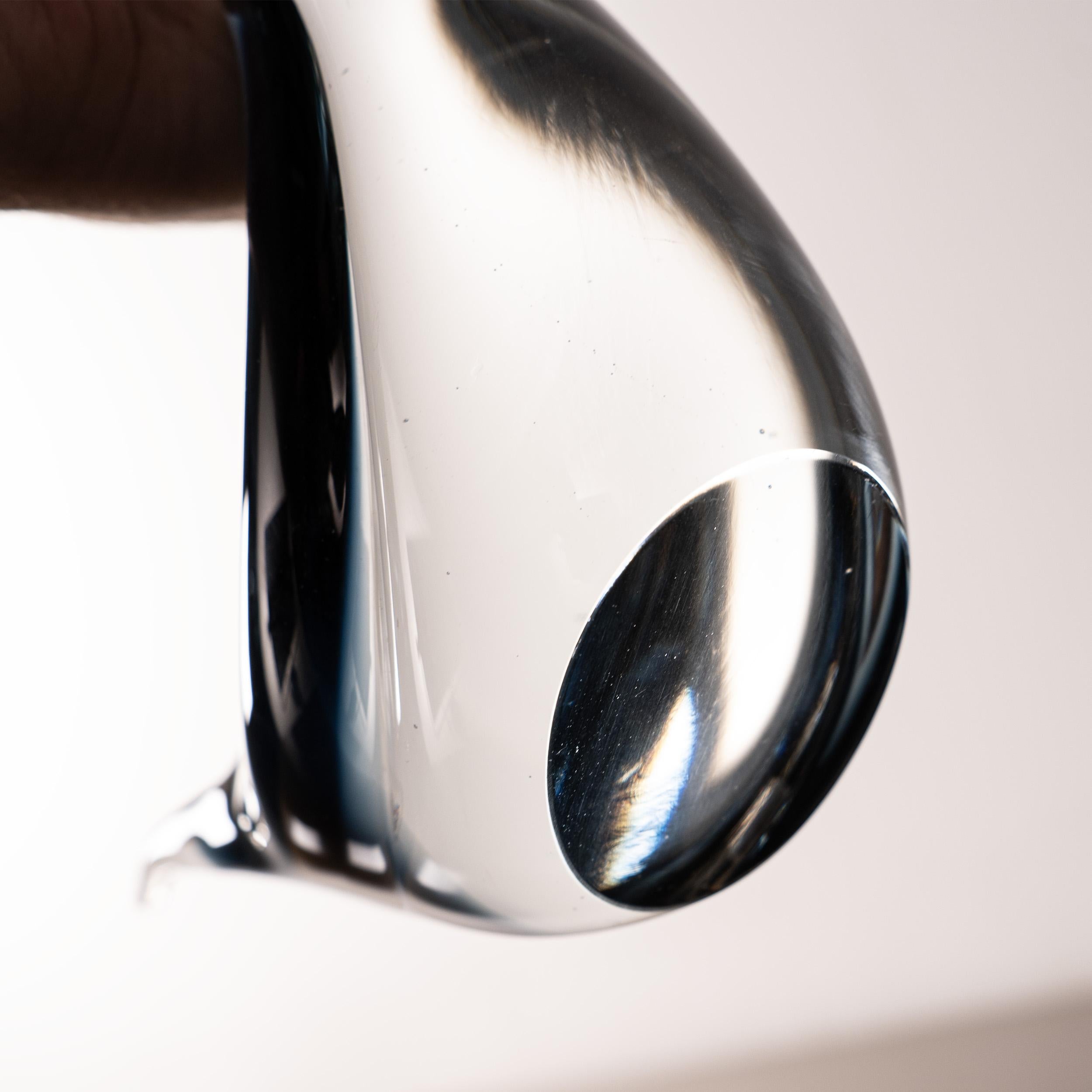 Sculpture en verre Murano cygne bleu foncé détails en cristal noir Formia Venezia en vente 1