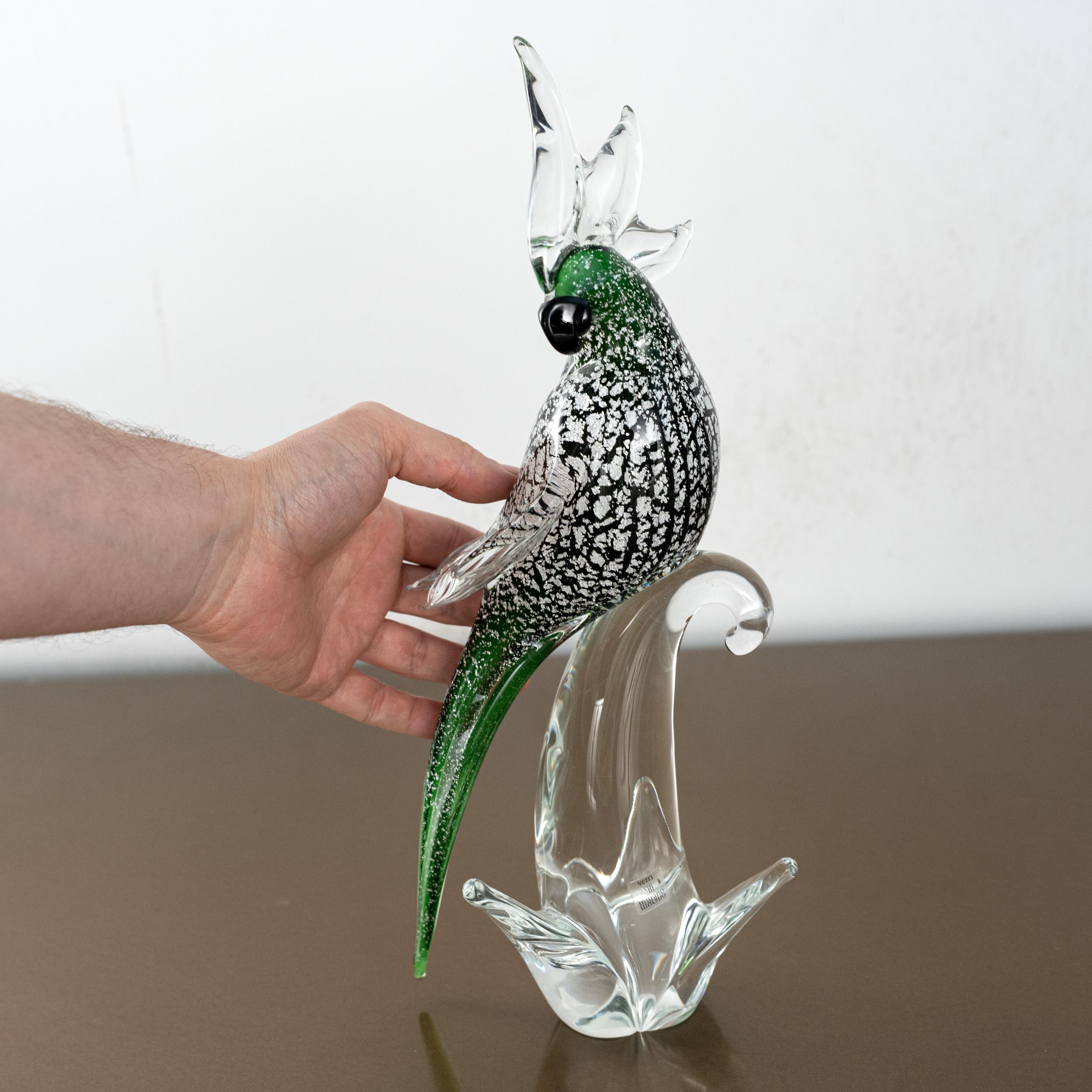 Scultura in vetro di Murano, pappagallo verde con foglia d'argento di Formia Venezia Italia in vendita 4