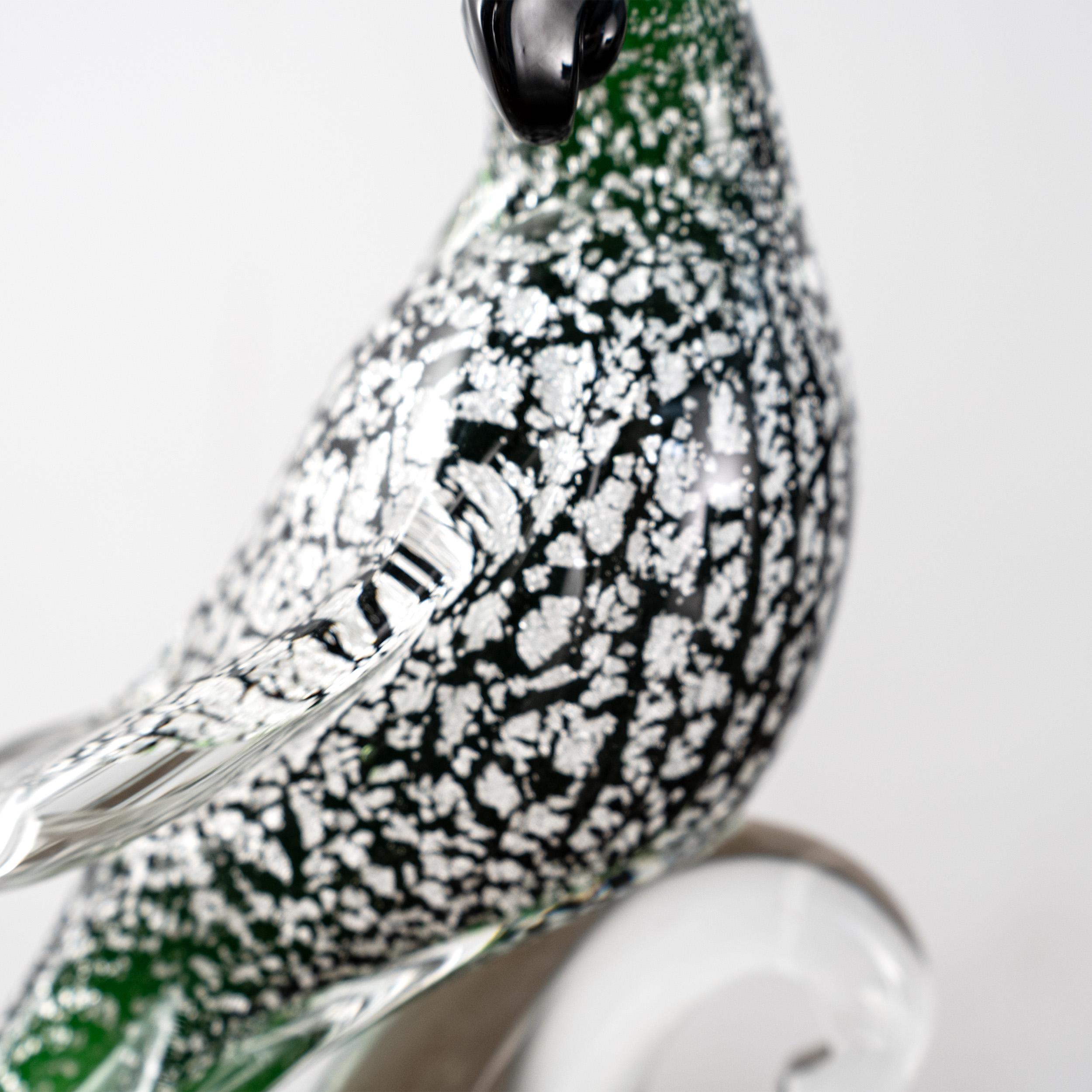 Vetro di Murano Scultura in vetro di Murano, pappagallo verde con foglia d'argento di Formia Venezia Italia in vendita