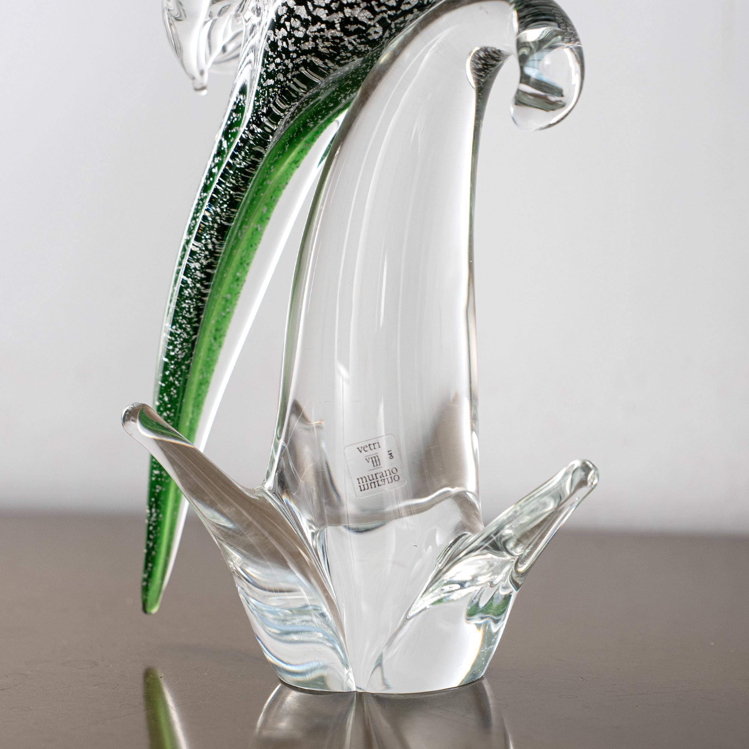 Scultura in vetro di Murano, pappagallo verde con foglia d'argento di Formia Venezia Italia in vendita 1