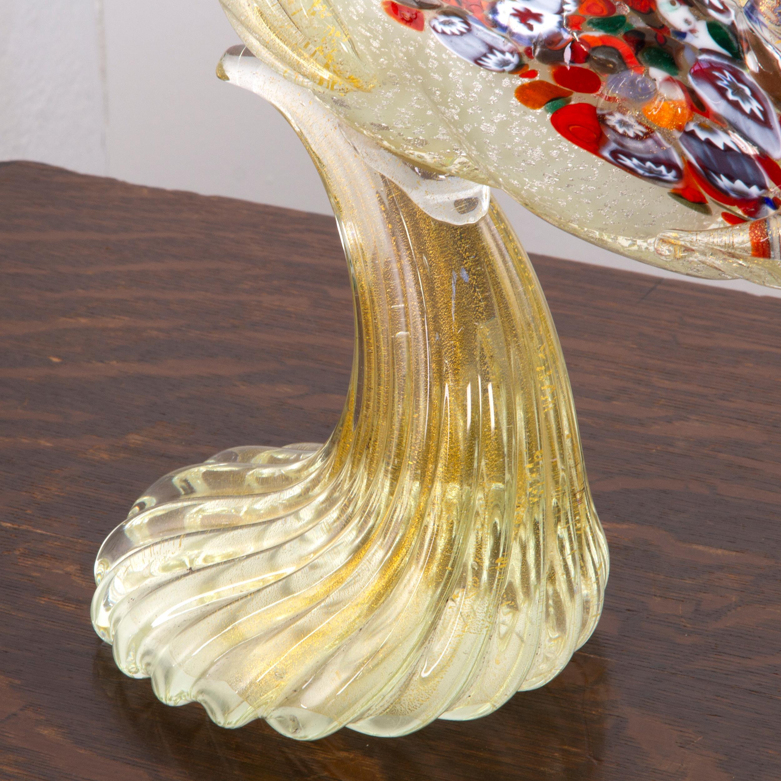 Skulptur aus Murano-Glas, mehrfarbiger Fisch mit Blattgolddetails, Made in Italy im Zustand „Gut“ im Angebot in Venezia, IT