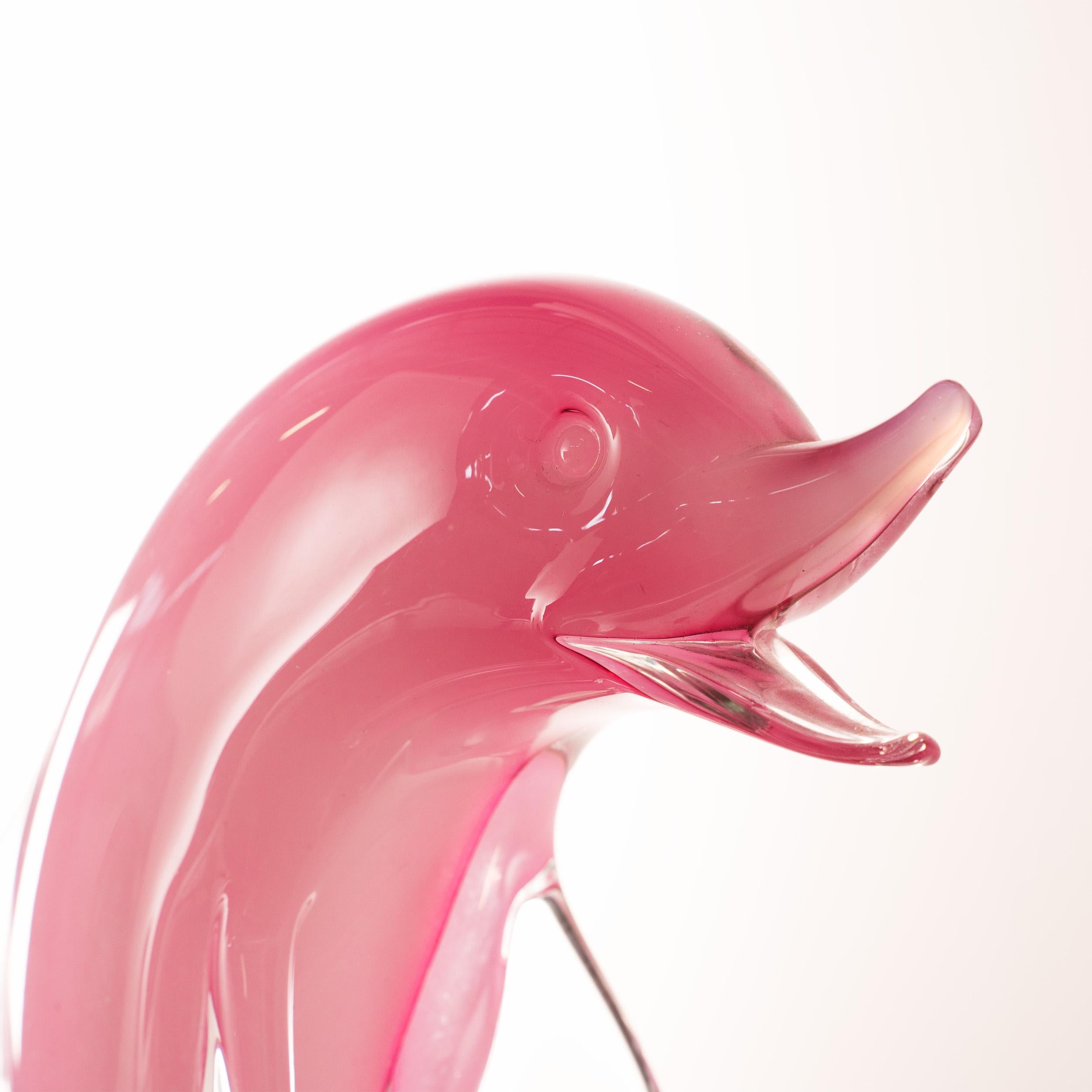 Sculpture in Murano glass, pink Dolphin with crystal details, Italy in stock In Good Condition For Sale In Venezia, IT