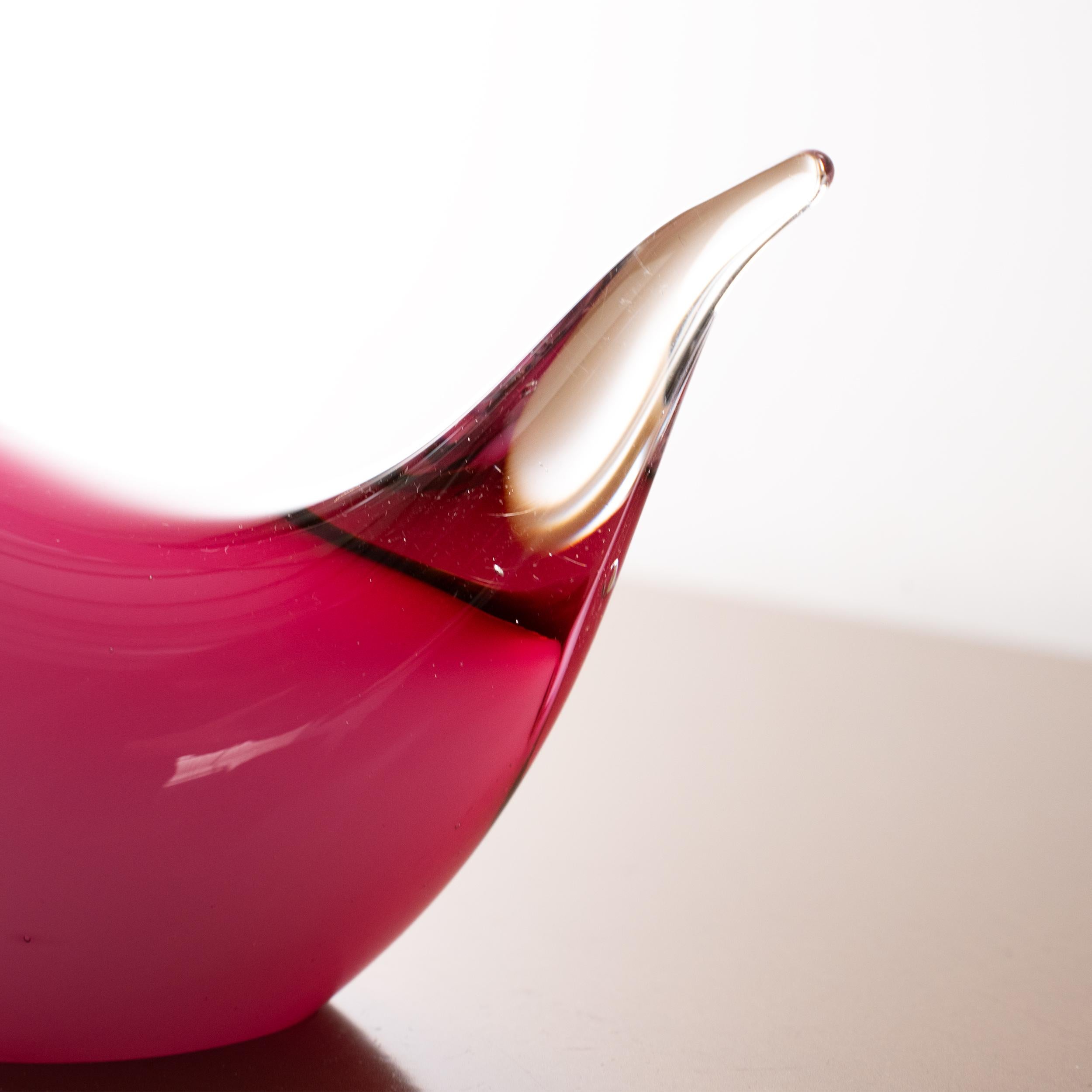 Fatto a mano Scultura in vetro di Murano, Cigno rosa con dettagli in cristallo, Italia in stock in vendita