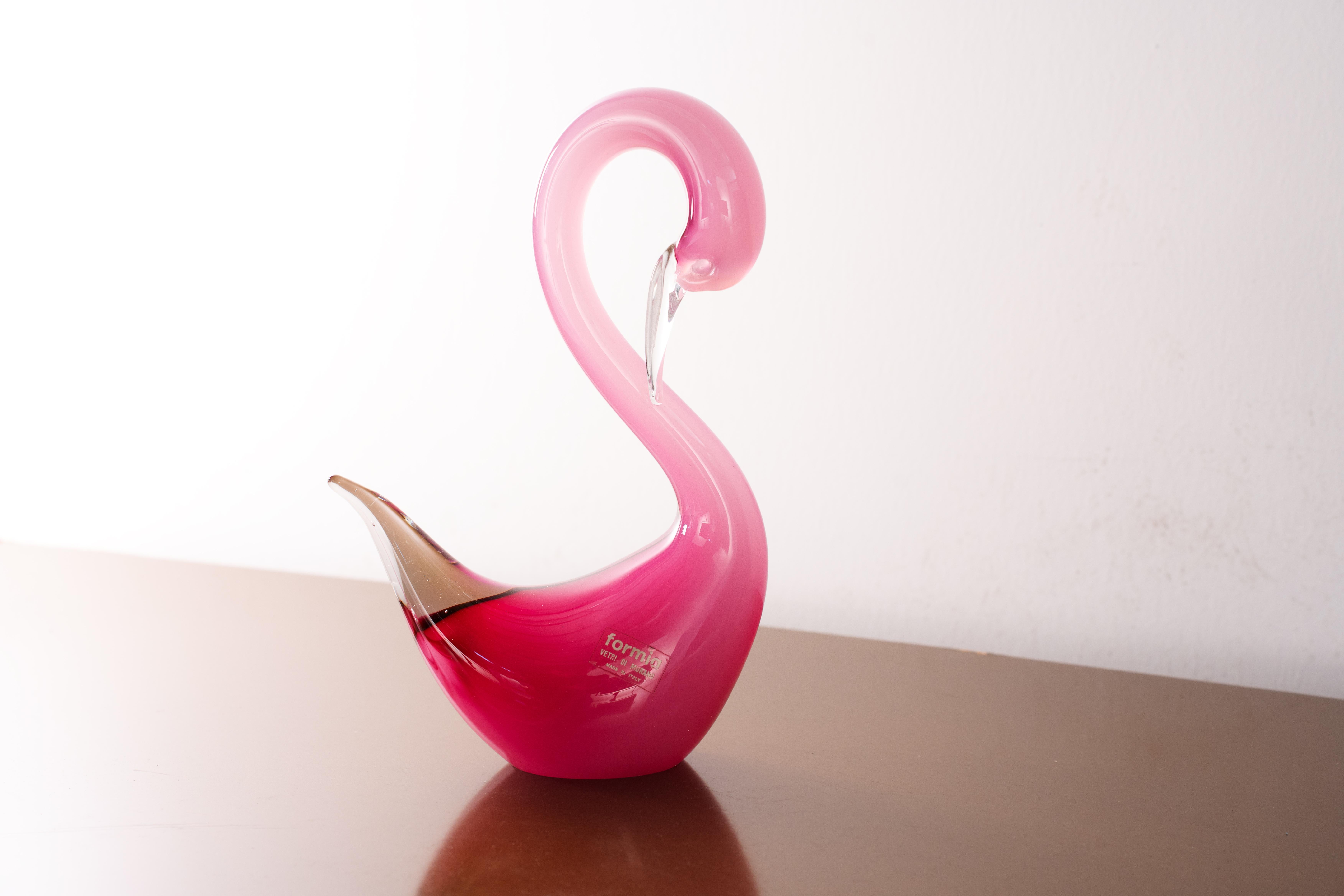 Scultura in vetro di Murano, Cigno rosa con dettagli in cristallo, Italia in stock in vendita 1
