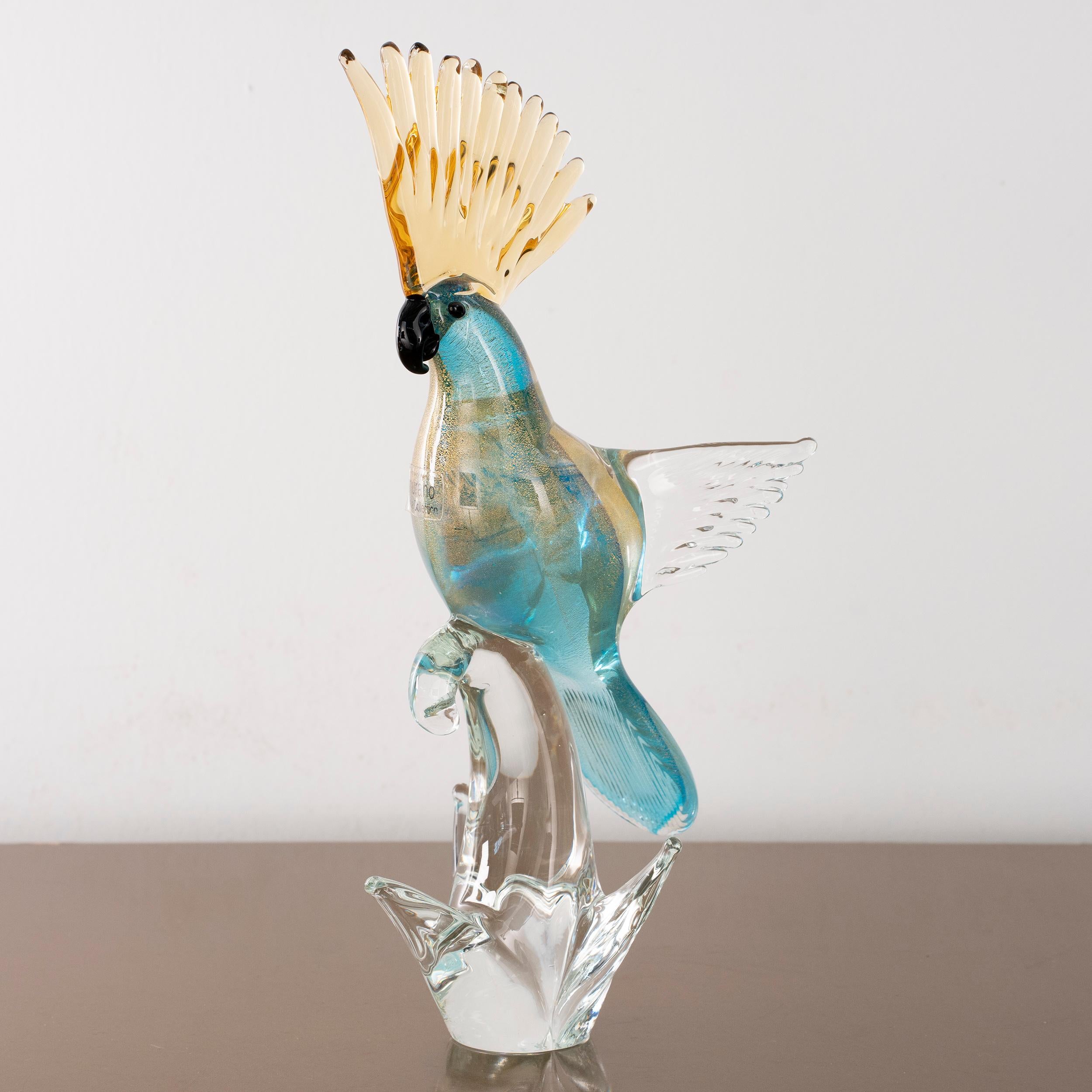 Sculpture in Murano glass, turquoise Parrot with gold leaf details, Italy For Sale 1