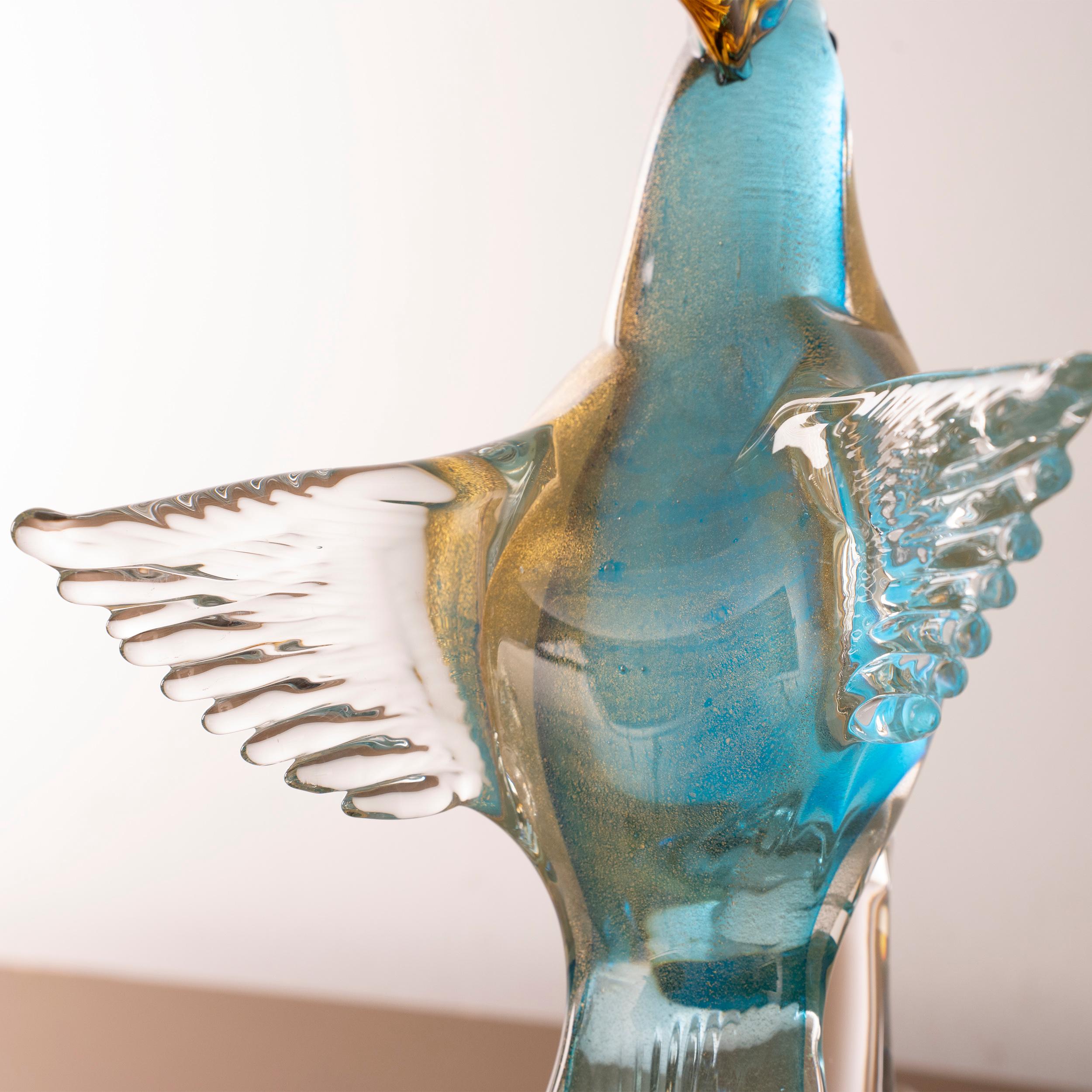 Sculpture in Murano glass, turquoise Parrot with gold leaf details, Italy For Sale 2