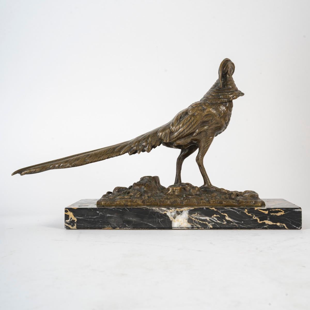Sculpture in Patinated Bronze, Animal Statue Representing a Pheasant, 1920-1930. In Good Condition For Sale In Saint-Ouen, FR