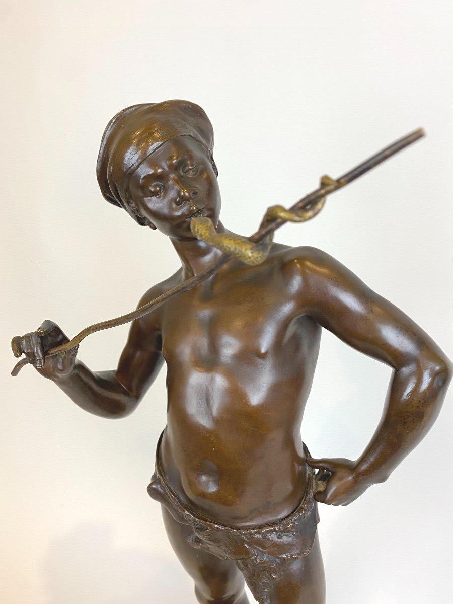 Scultura in bronzo patinato di Adolphe Jean Lavergne, XIX secolo.

Scultura di Adolphe-Jean Lavergne in bronzo patinato, bronzo orientalista, XIX secolo, periodo Napoleone III.
H: 54cm, L: 25cm, P: 16cm