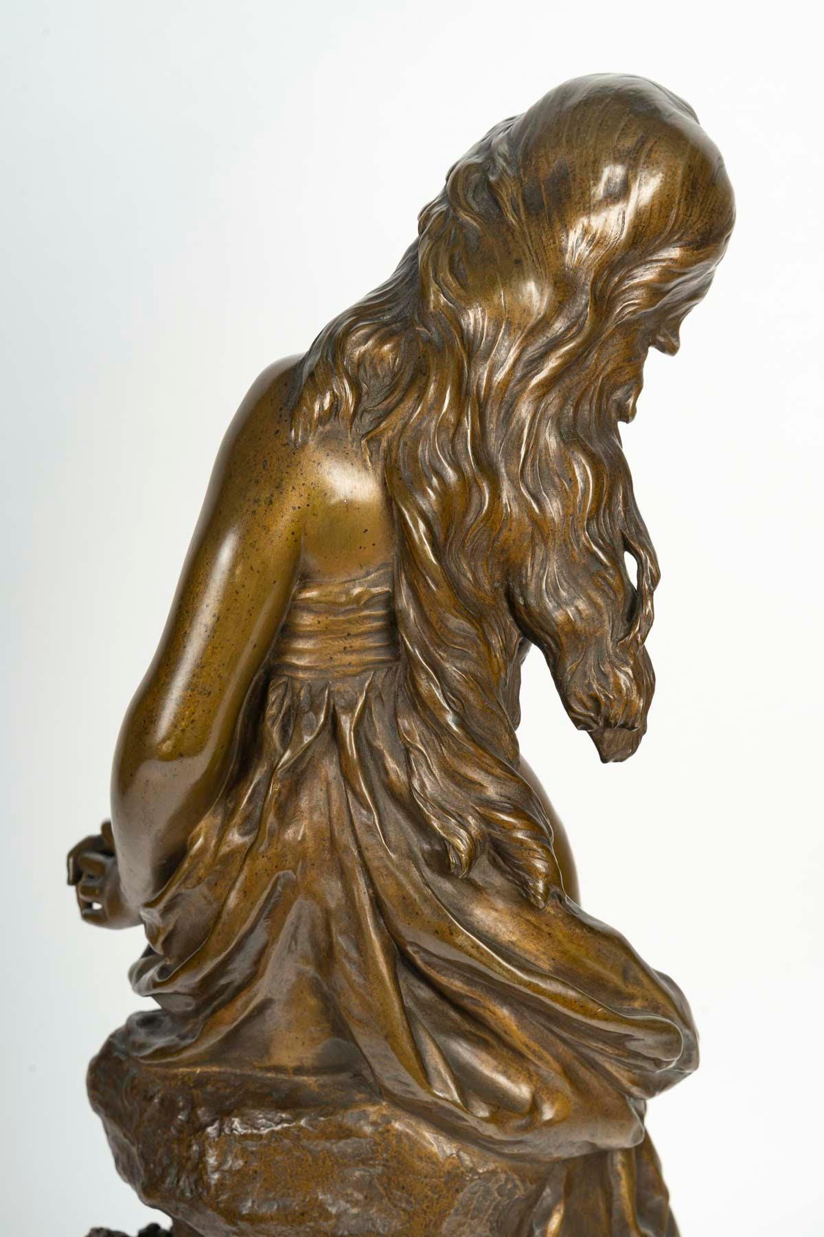 Bronzo Scultura in bronzo patinato di Mathurin Moreau, XIX secolo. in vendita