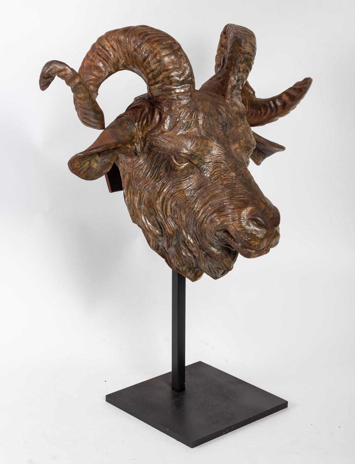 Sculpture in Patinated Cast Iron of a Ram on a Pedestal. In Good Condition In Saint-Ouen, FR
