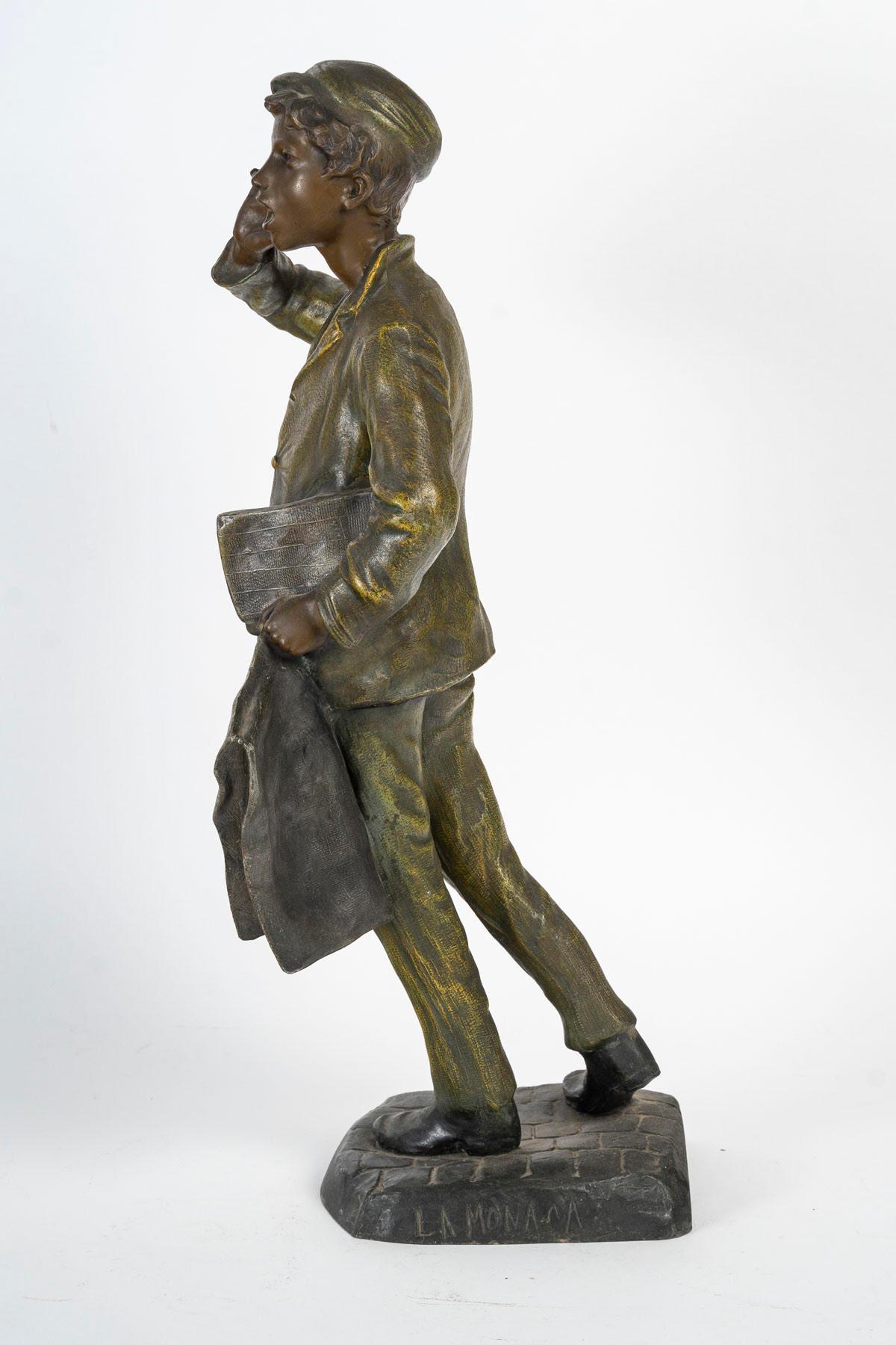 Skulptur in Regula, die einen Poulbot darstellt, ca. 1900-1920.  im Zustand „Gut“ im Angebot in Saint-Ouen, FR