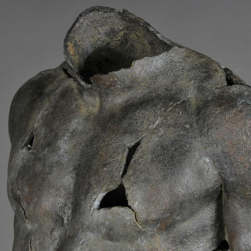 Francese Scultura in resina e polvere di marmo,  la scultura di Discophorus. in vendita
