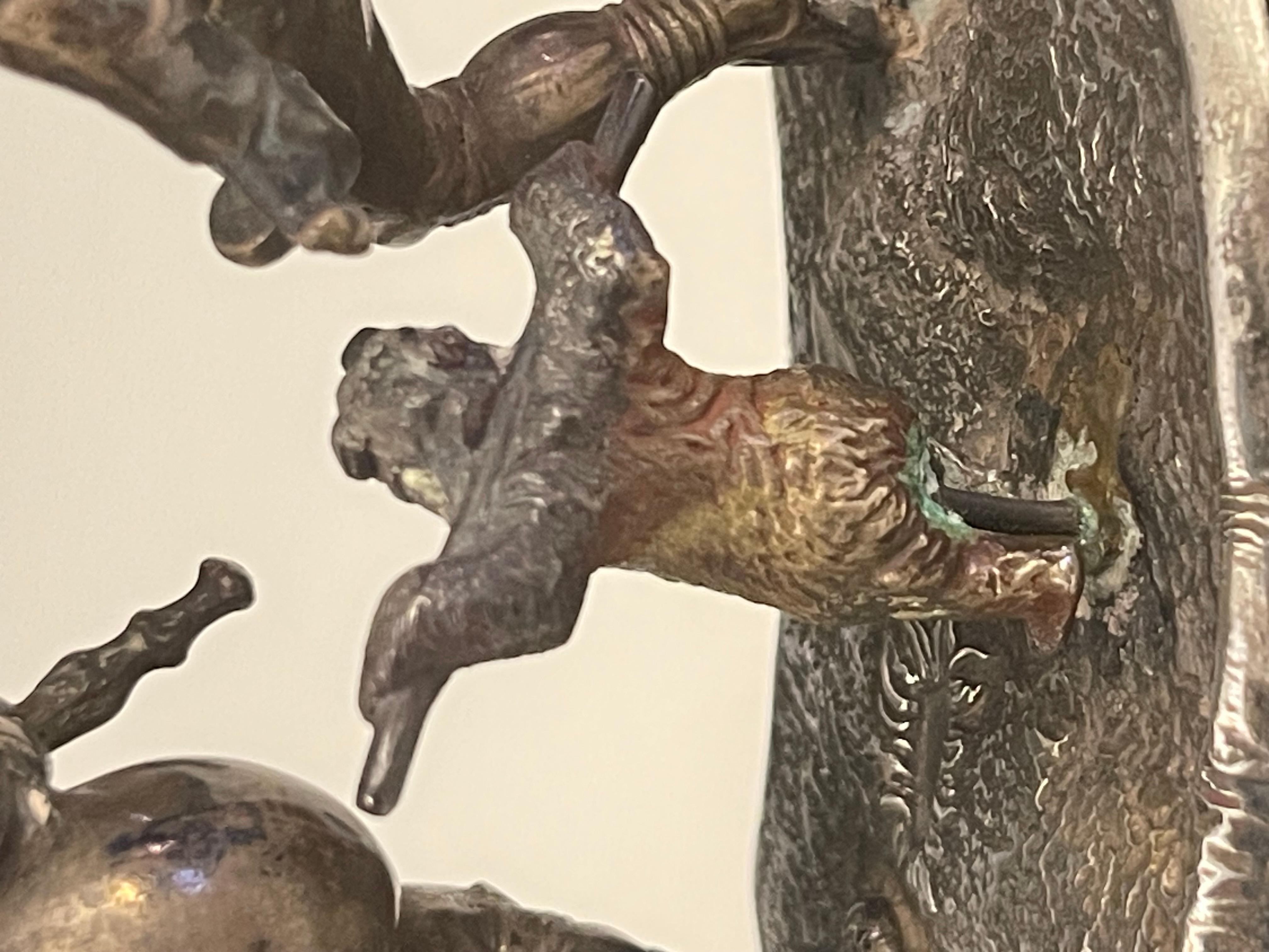Sculpture en argent et malachite, représentant un ours dansant, Russie 1880  en vente 5
