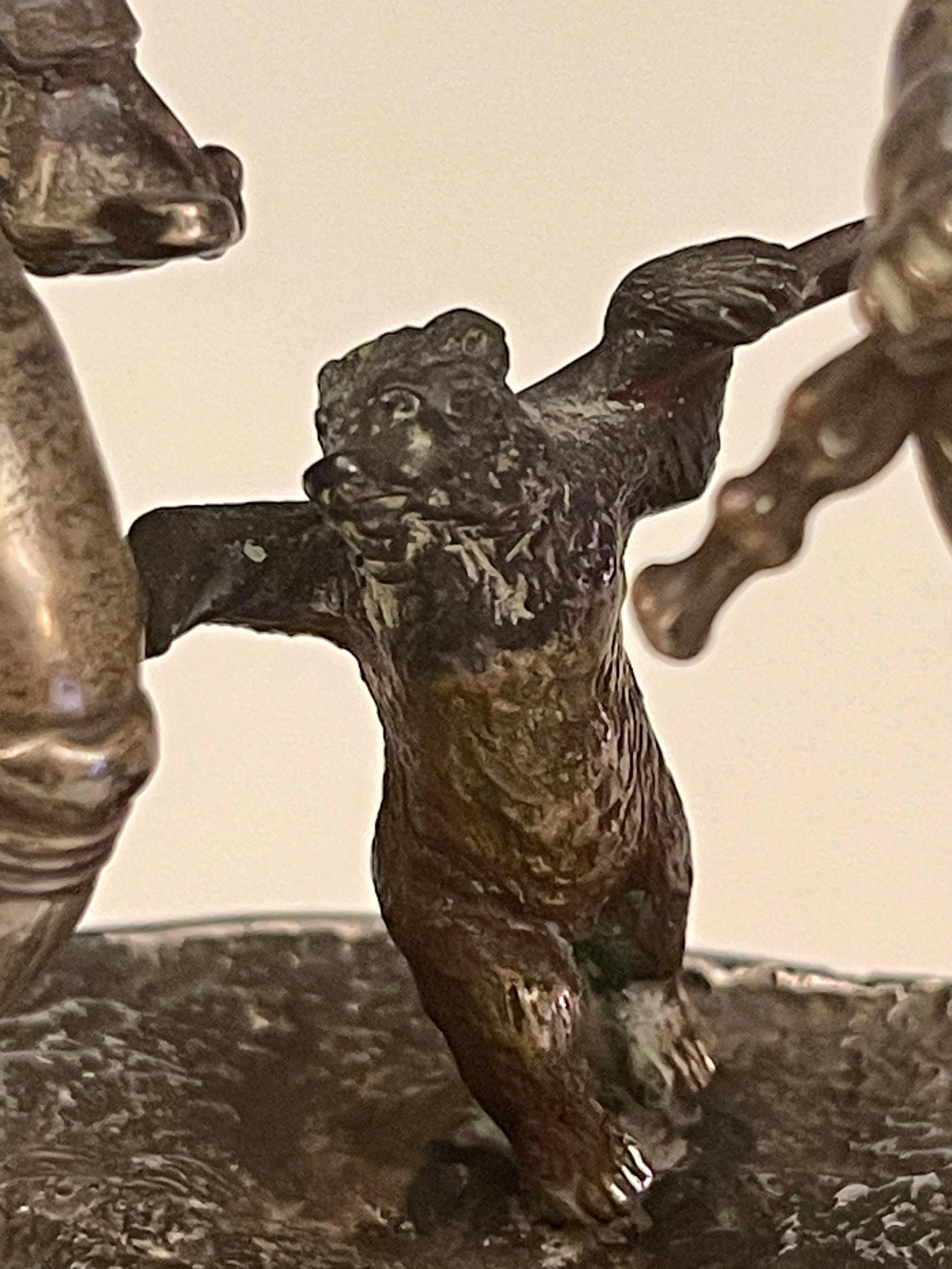 Sculpture en argent et malachite, représentant un ours dansant, Russie 1880  en vente 2