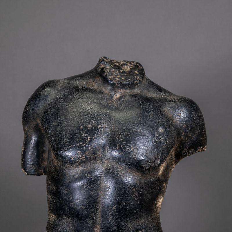 Sculpture in the Taste of Antiquity, black patina, magnificent patina, black marble effect.

Small-scale model of our beautiful sculpture in the Taste of Antiquity. This bust represents Hermes, son of Zeus and messenger of the gods. It is a fragment