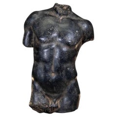 Skulptur im Stil der Antike, schwarze Patina, schwarze Marmorwirkung.