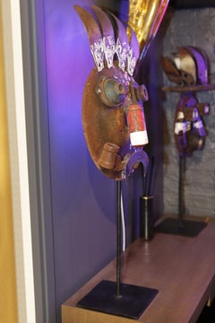 Escultura Máscara del Indo en Metal Forjado a Mano