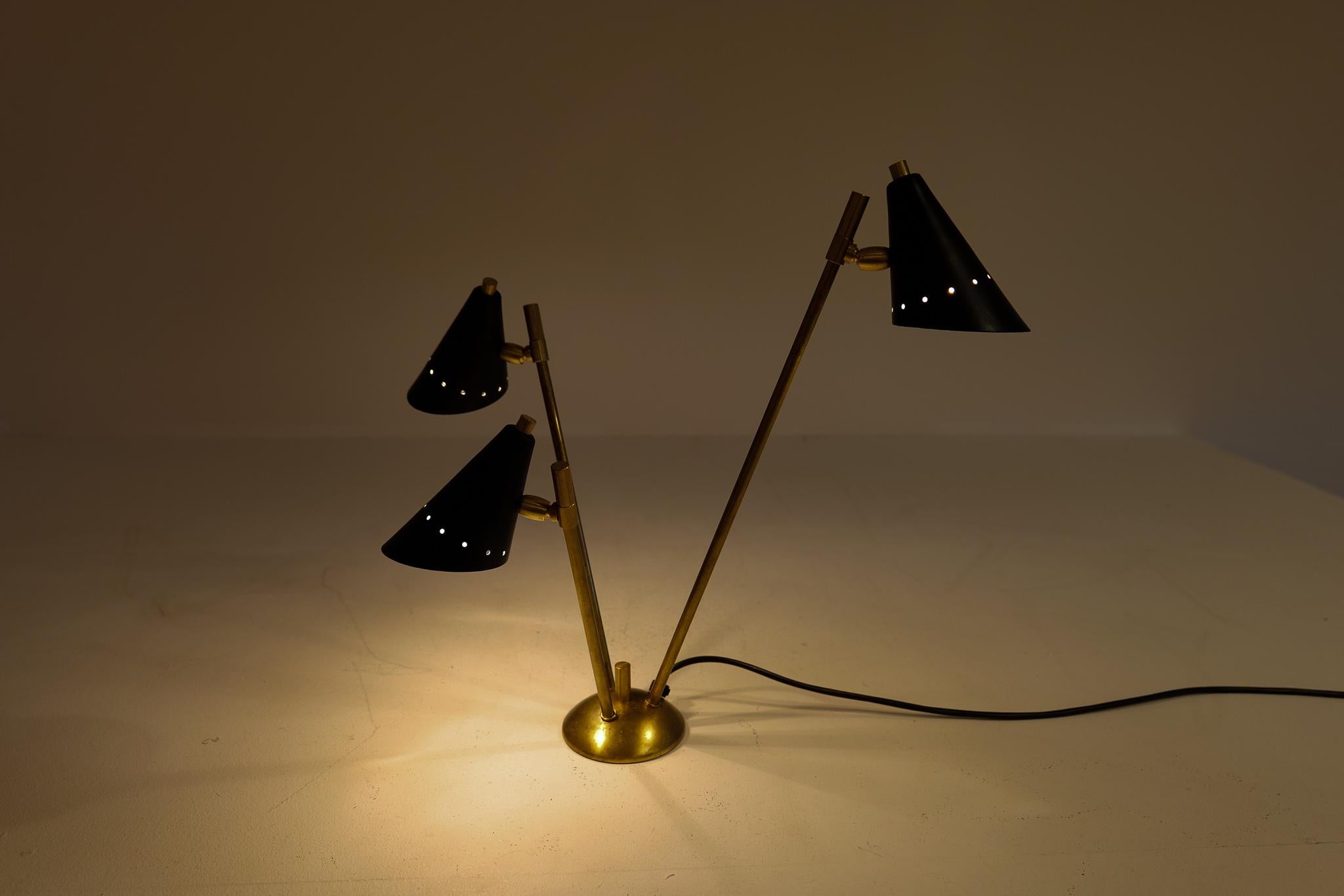 Moderne italienische Tischlampe aus Messing und Metall, Skulptur, Stilnovo-Stil im Angebot 8
