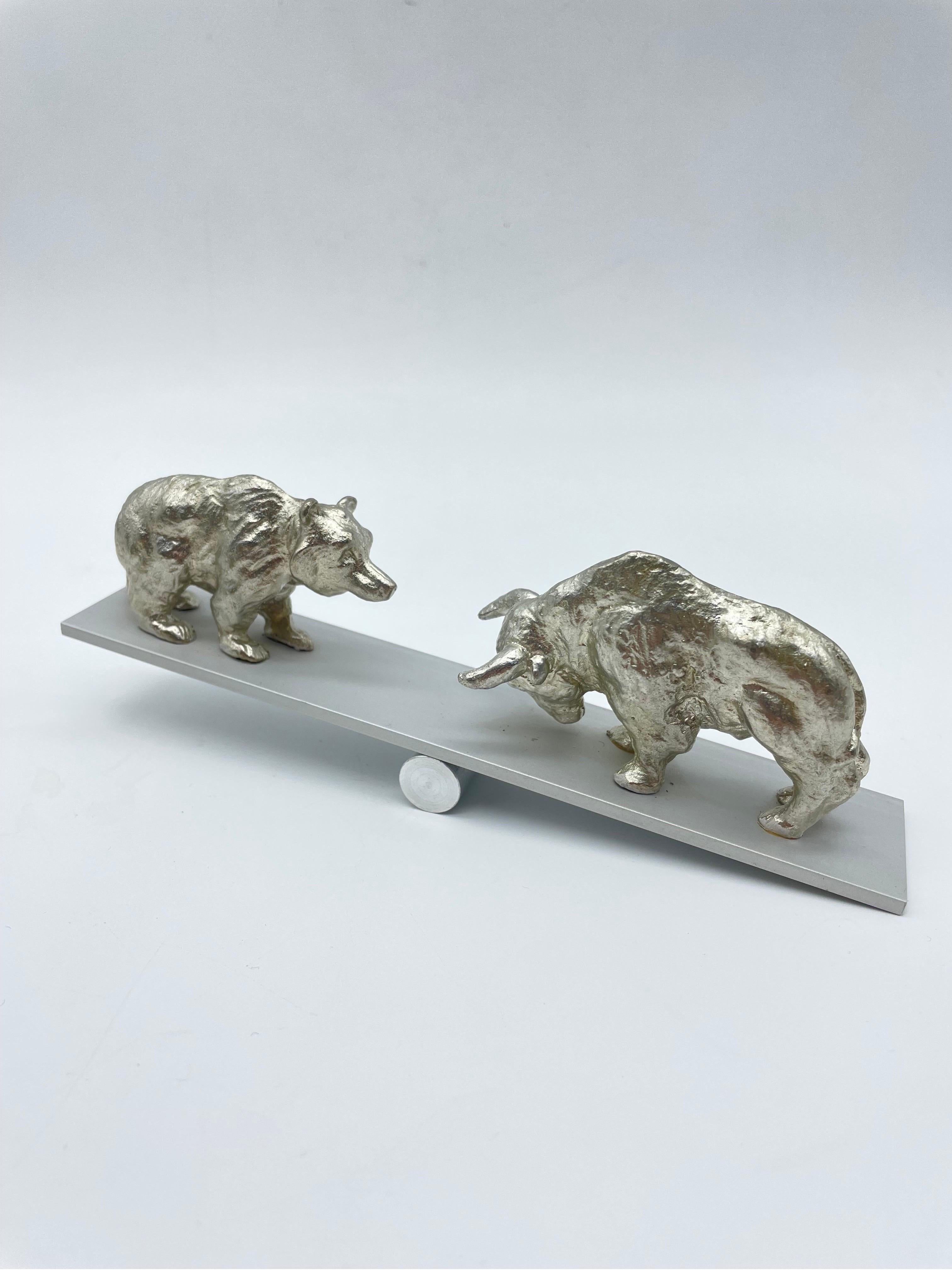 Allemand Sculpture Karsten Klingbeil (ours et taureau de Berlin). Accessoires de bureau/Porte-papier en vente