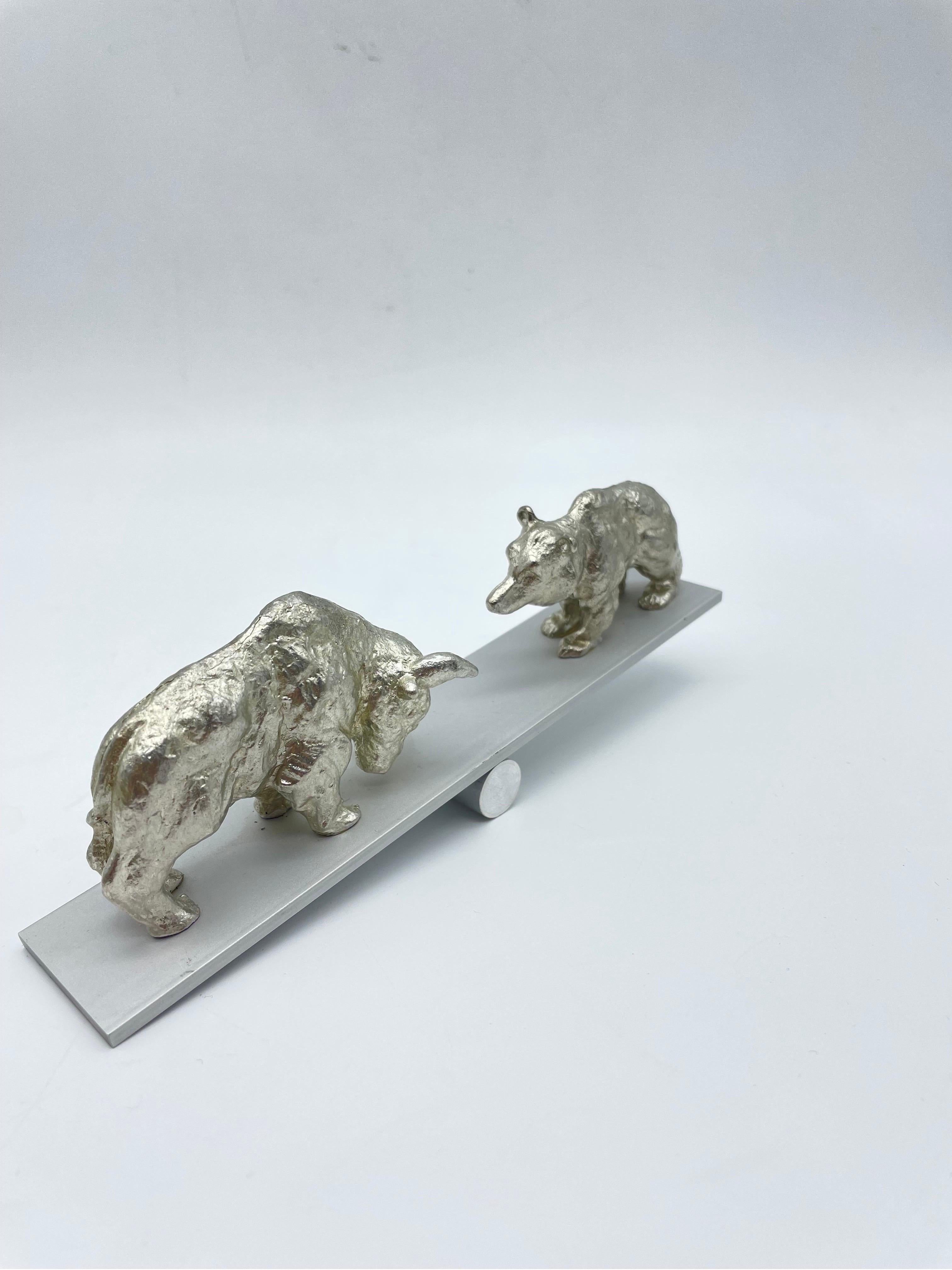 XXIe siècle et contemporain Sculpture Karsten Klingbeil (ours et taureau de Berlin). Accessoires de bureau/Porte-papier en vente