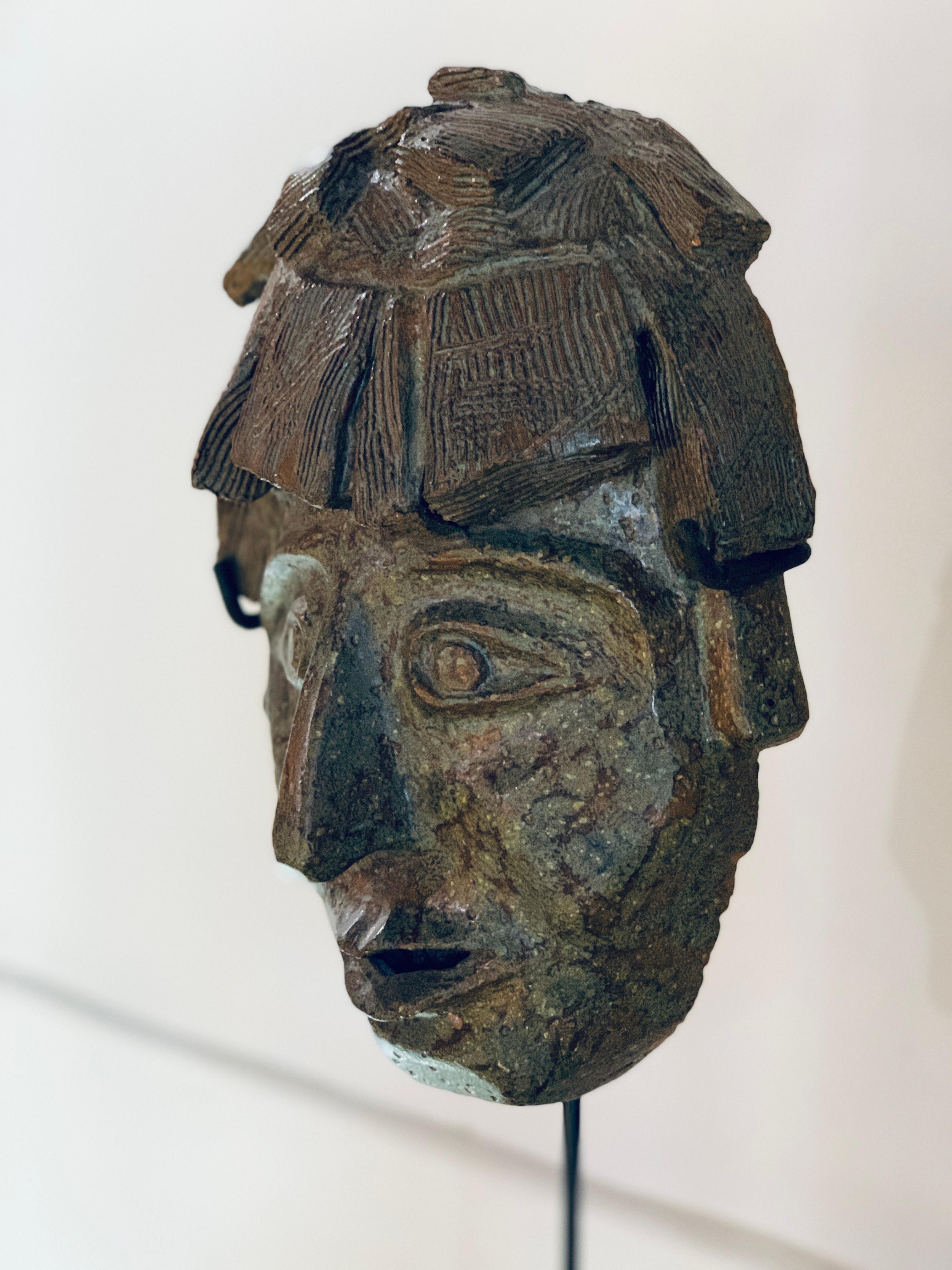 Sculpture masque, Terre cuite émaillée, Signé, Italie 1960 Bon état - En vente à L’ISLE-SUR-LA-SORGUE, FR