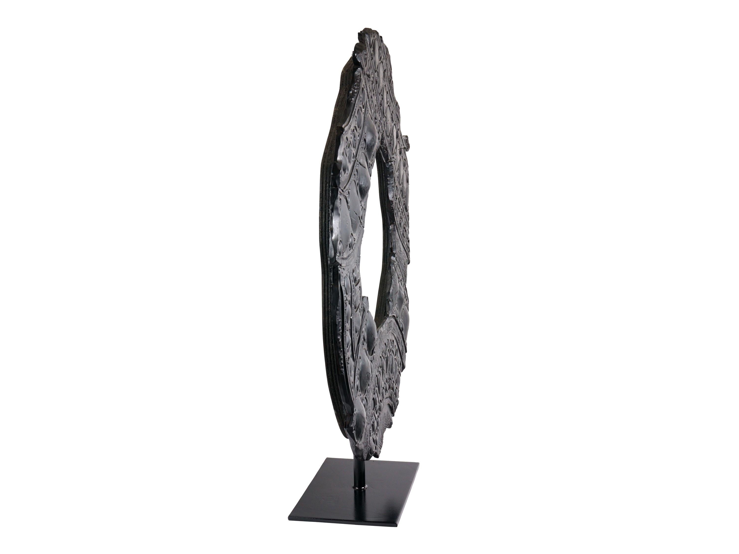 Escultura de cerámica esmaltada en negro mate Pieza única de pedestal o de pared, Italia Siglo XXI y contemporáneo en venta