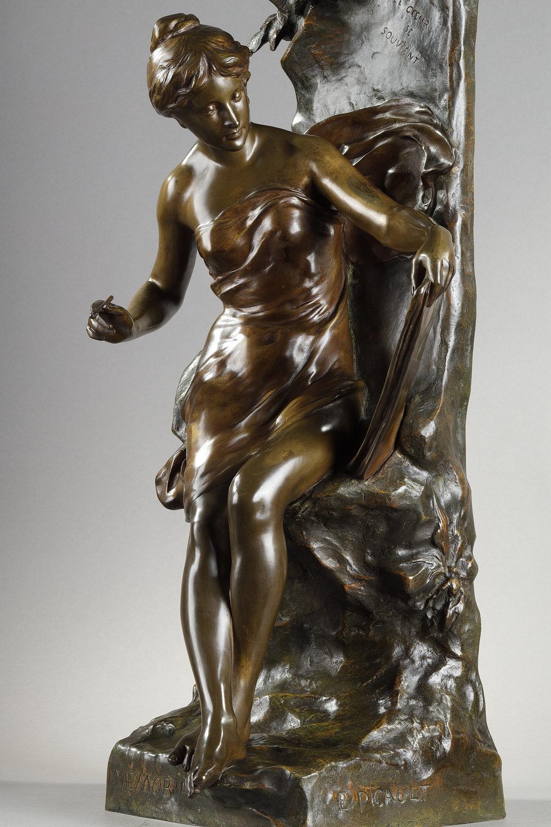 Skulptur „Memoria“ aus patinierter Bronze, signiert Emile Louis Picault im Angebot 2