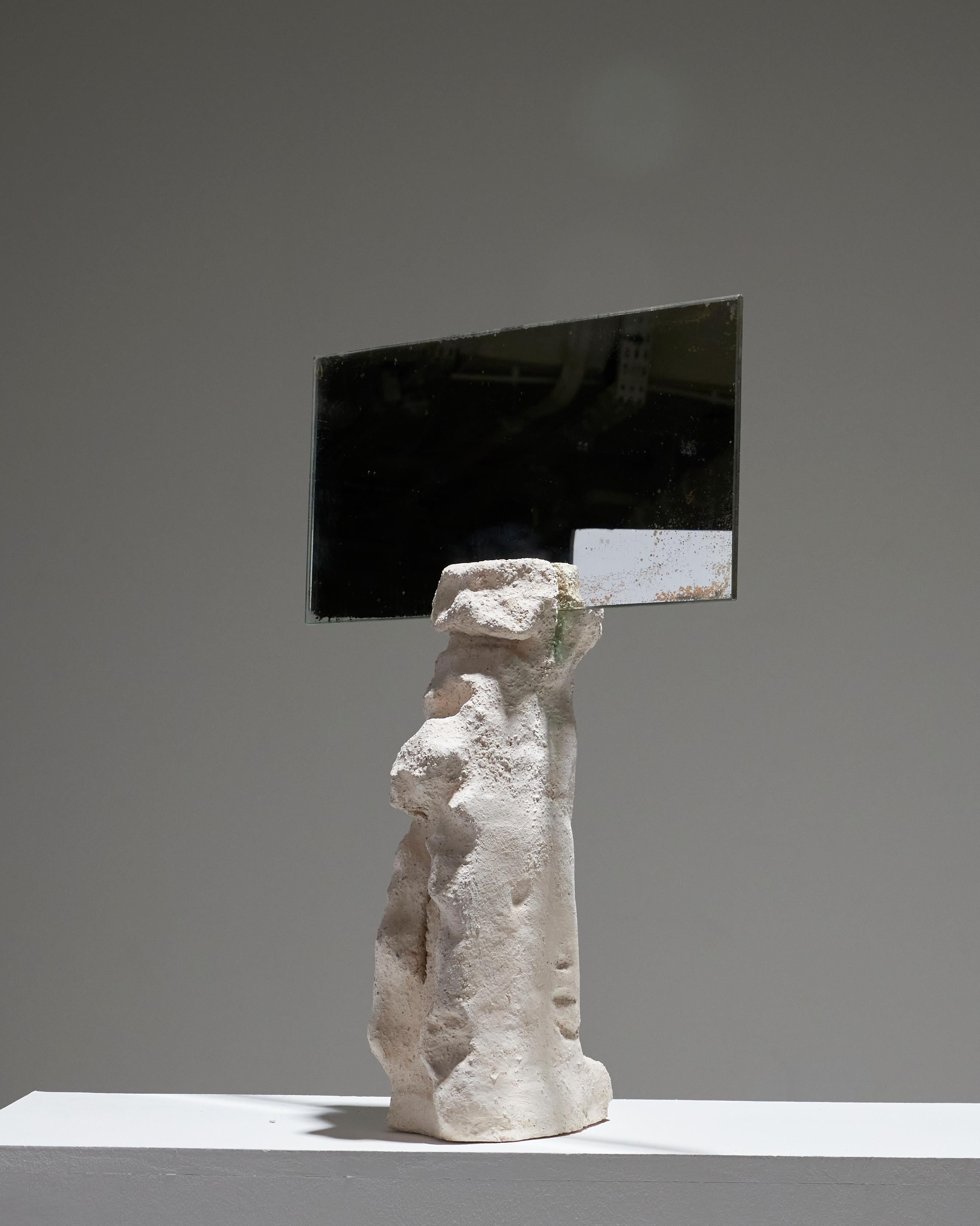 XXIe siècle et contemporain Miroir sculpté en pierre en vente