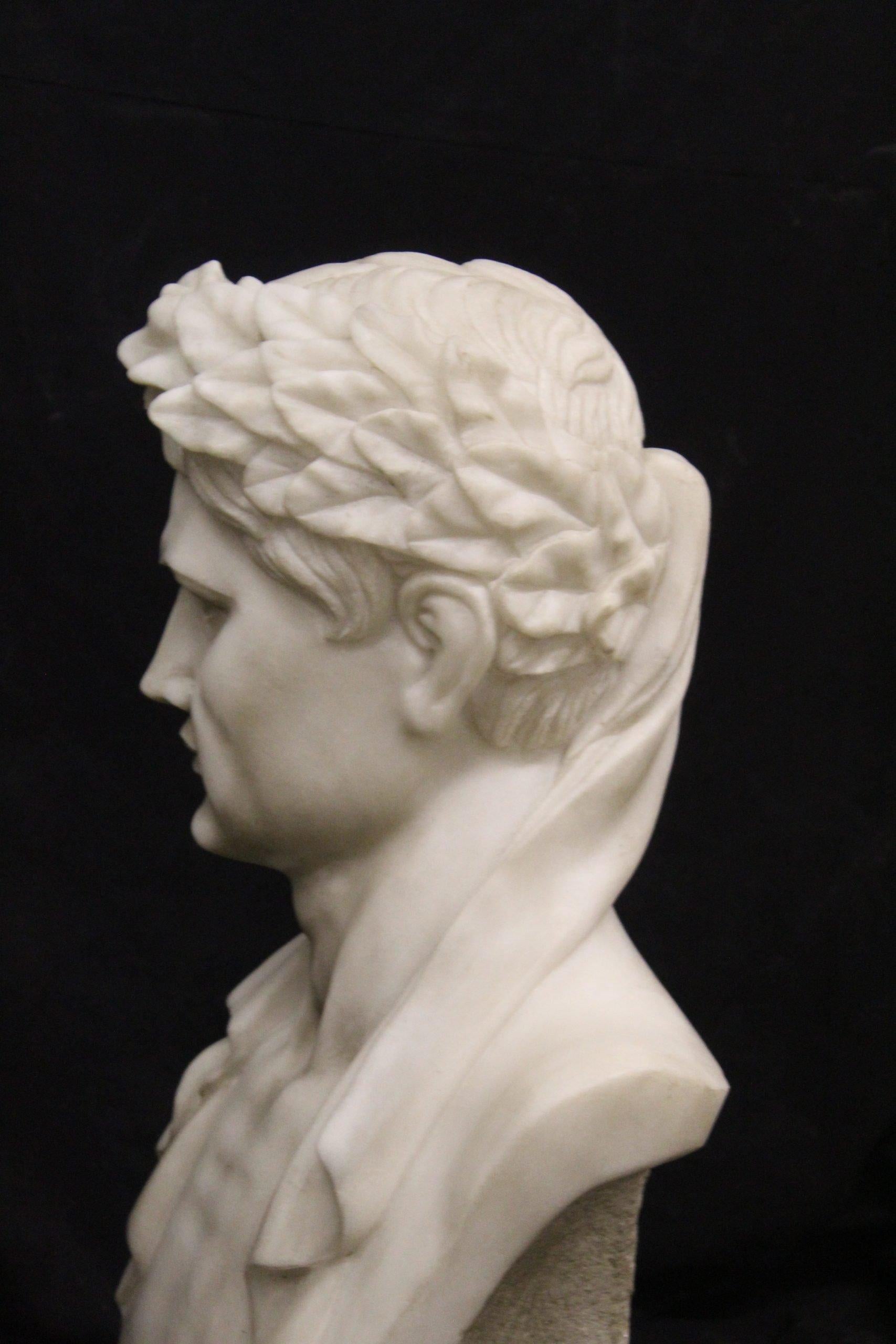Sculpture Napoleon, Bust in Carrara marble, sculpture in marble In Good Condition For Sale In Rome, IT