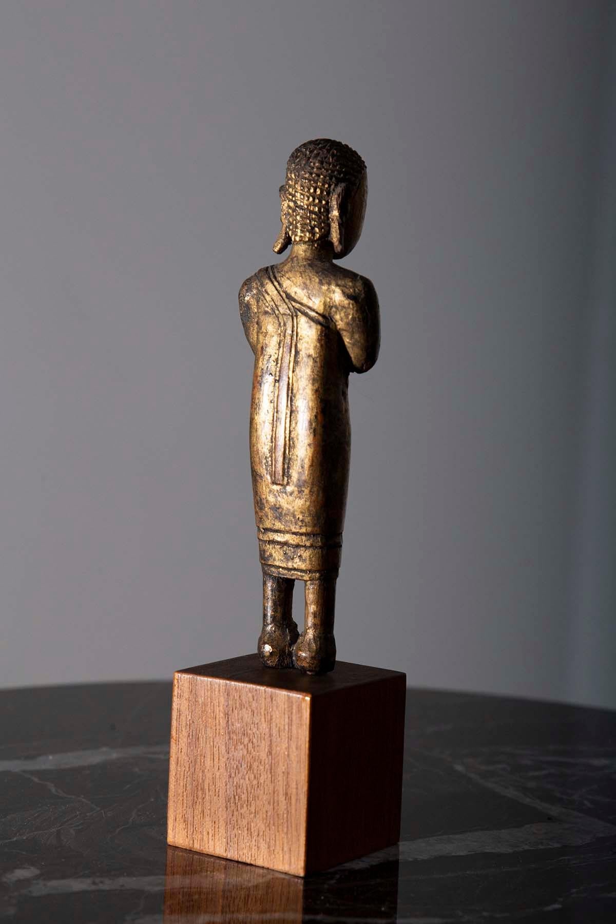 19th Century Sculpture of a Buddhist monk in praying wood Burma, 19th century For Sale