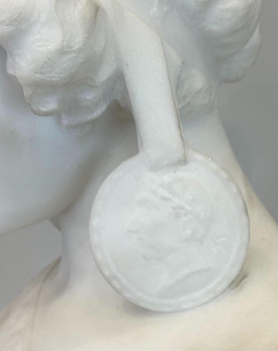 Escultura de busto en mármol de Carrara de Isidore Loli, siglo XIX. Napoleón III en venta