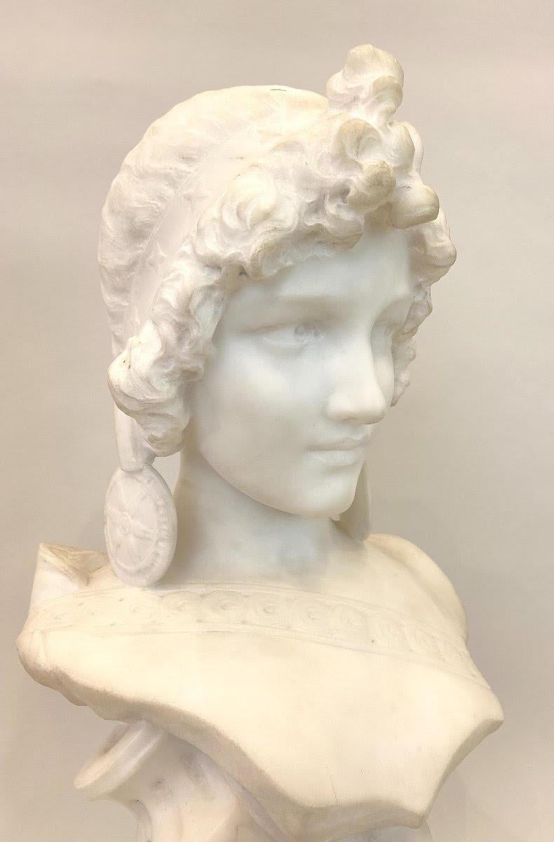 Escultura de busto en mármol de Carrara de Isidore Loli, siglo XIX. en Bueno estado para la venta en Saint-Ouen, FR