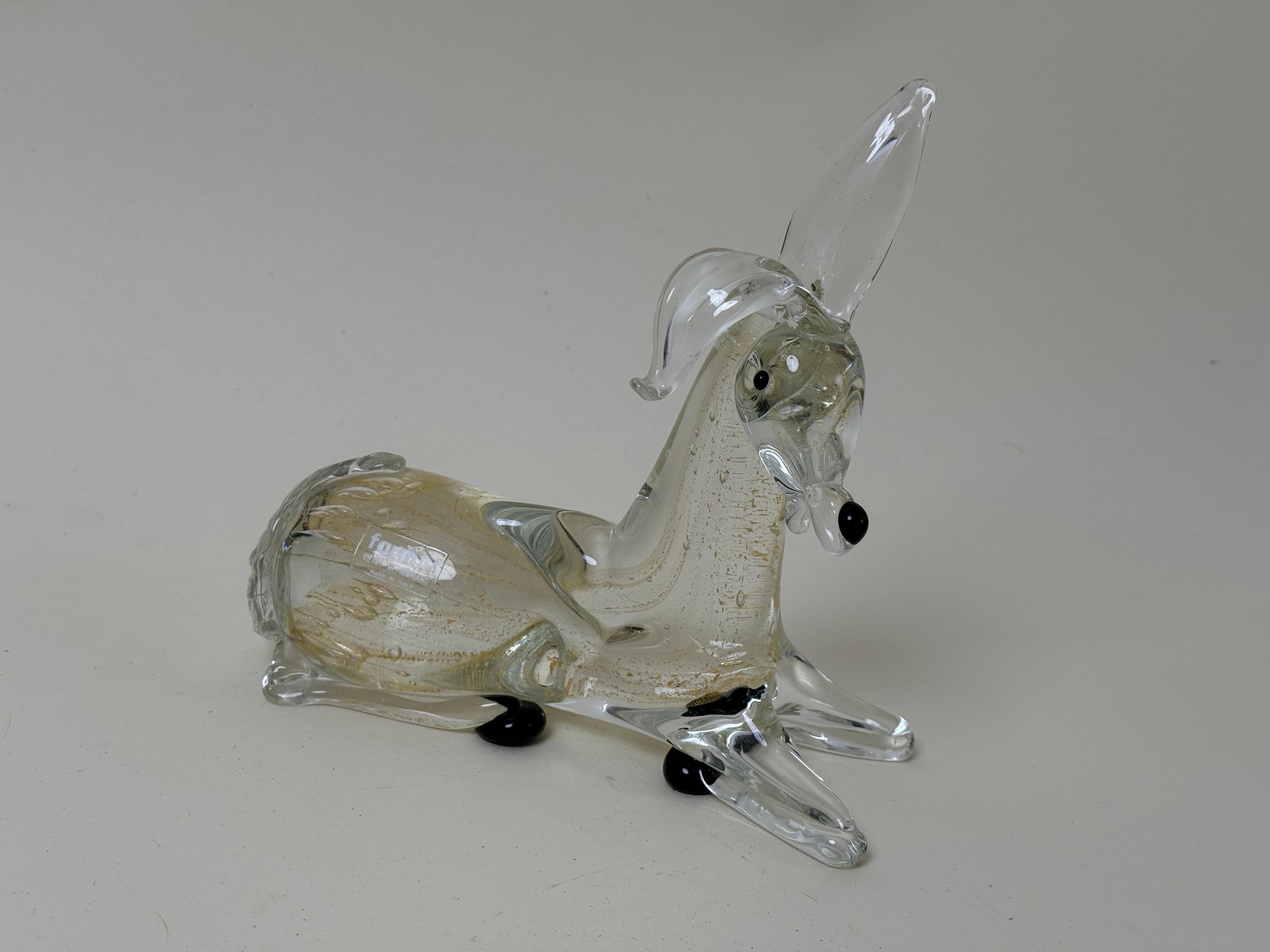 Oro Scultura di un asino in vetro di Murano con polvere d'oro in vendita