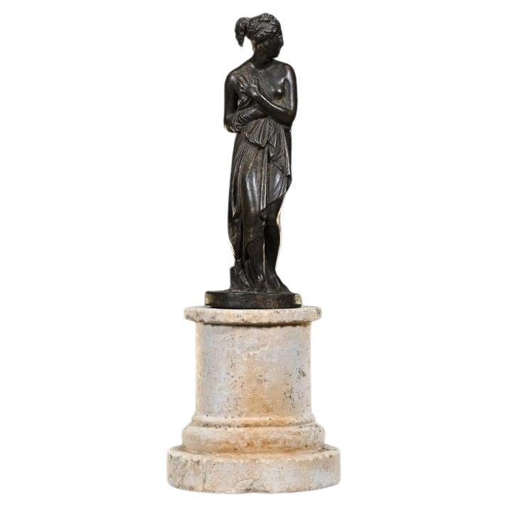Skulptur einer drapierten Venus, 21. Jahrhundert.